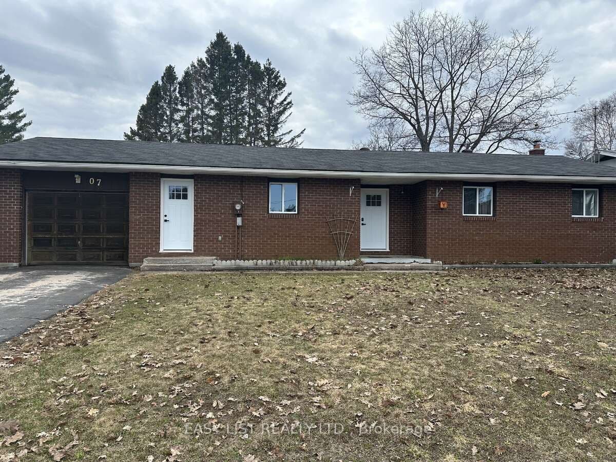 7 Fitz Avenue photo 1