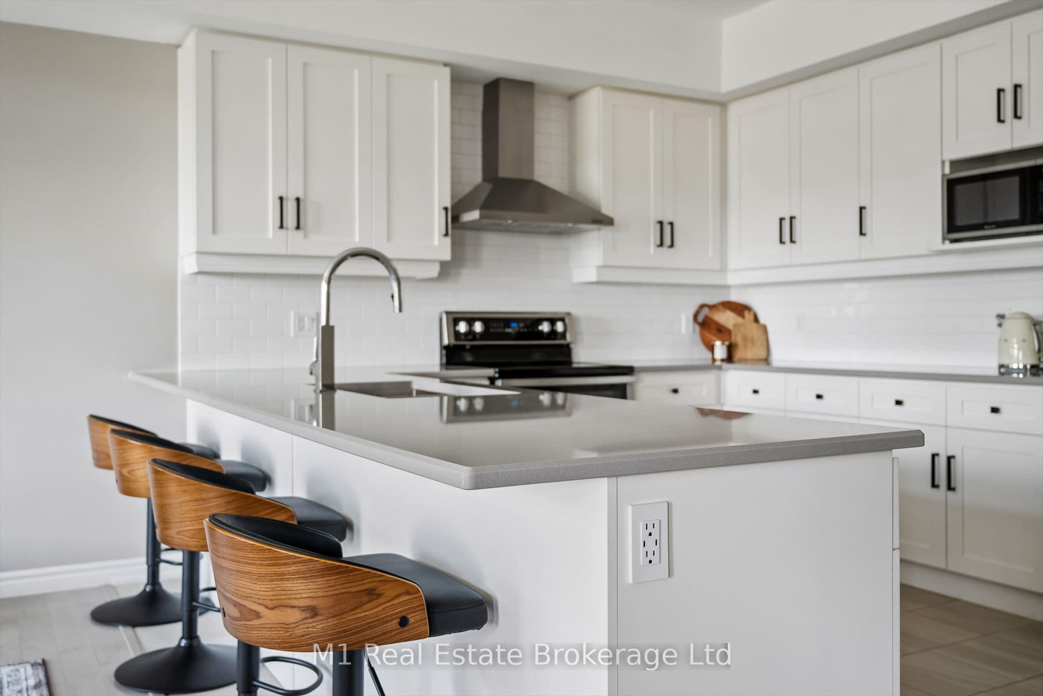 Unit 17 107 Westra Drive photo 1