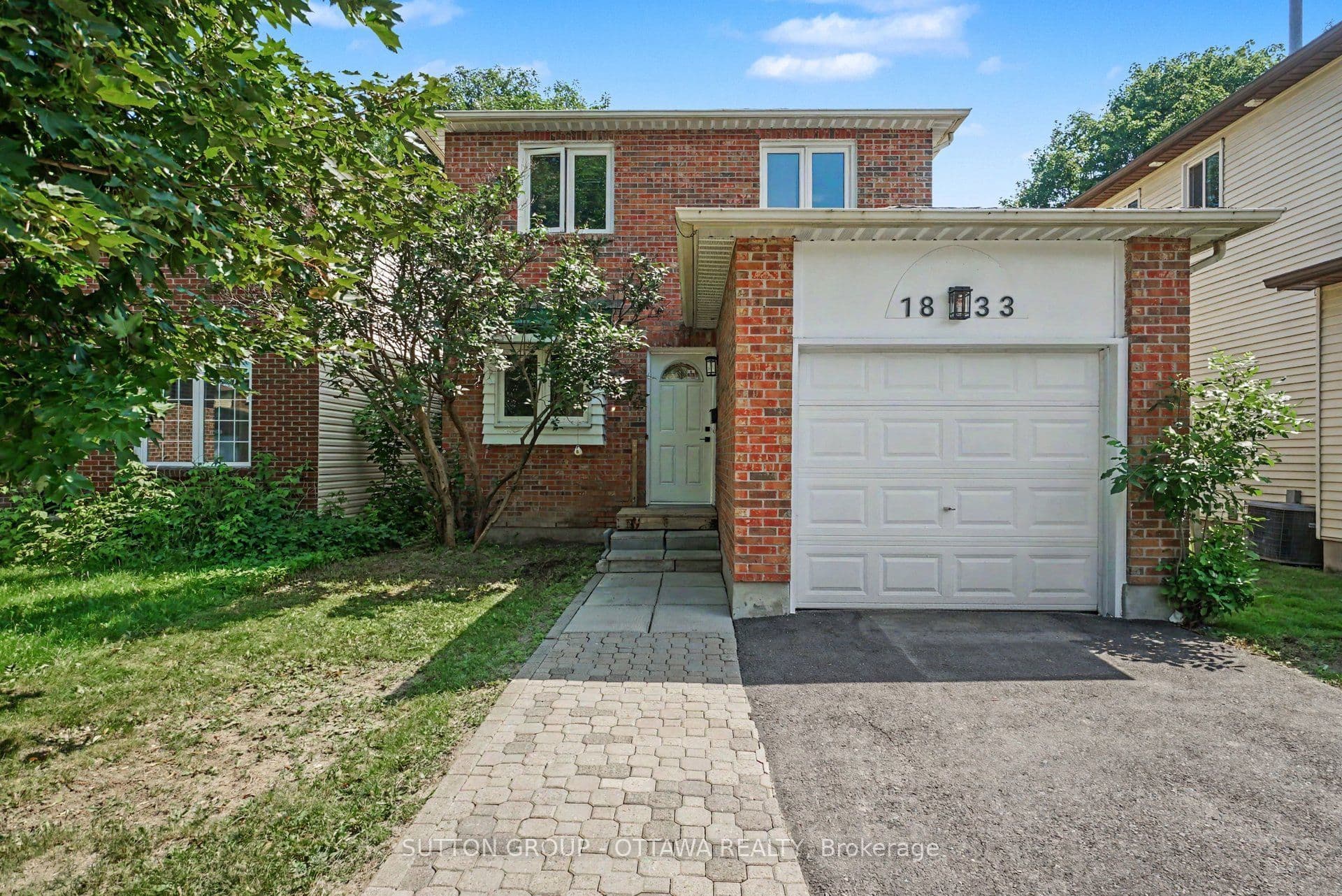 1833 BROUSSEAU Crescent photo 1