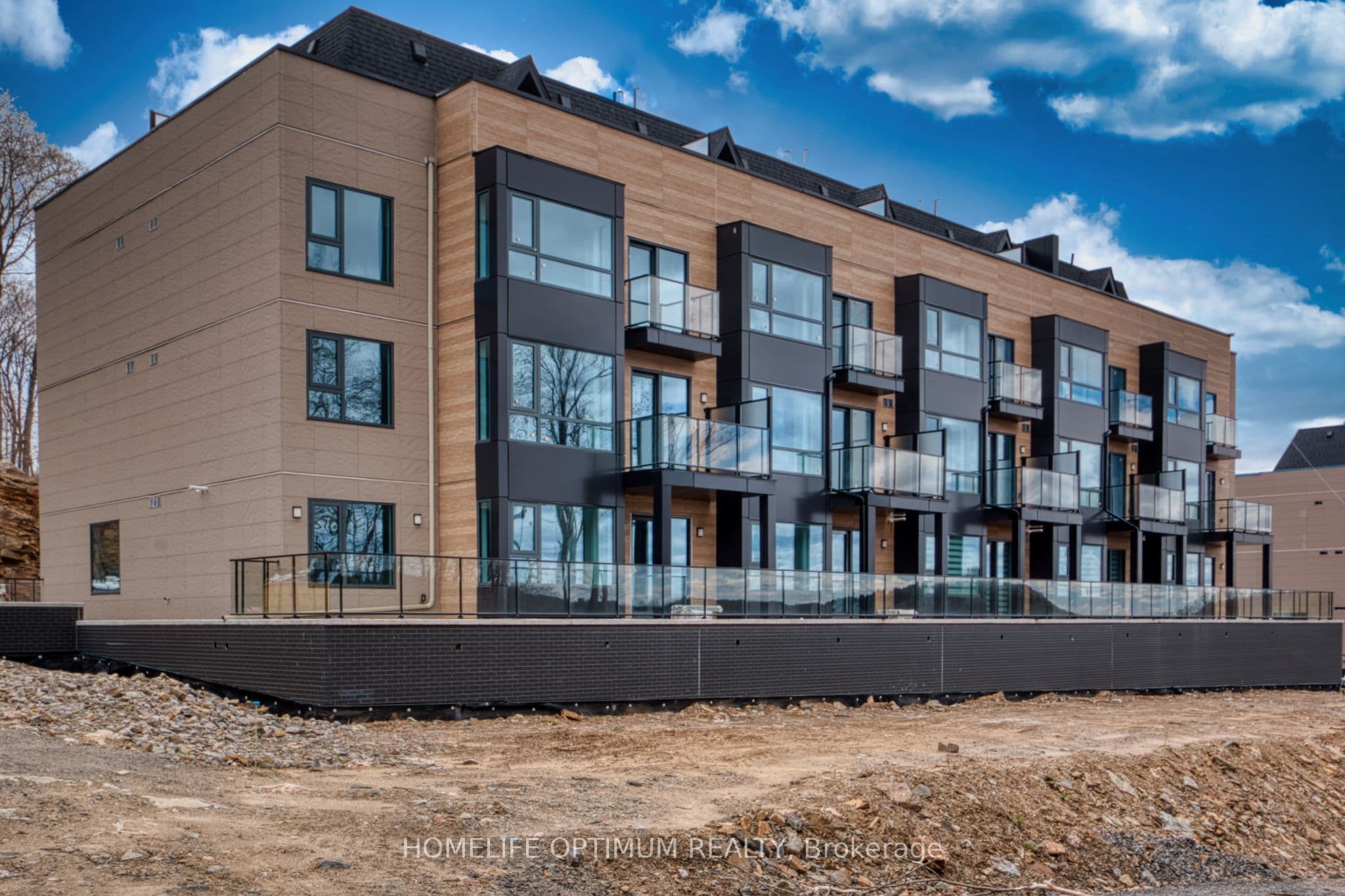 Unit 101 6 Suncrest Lane photo 1