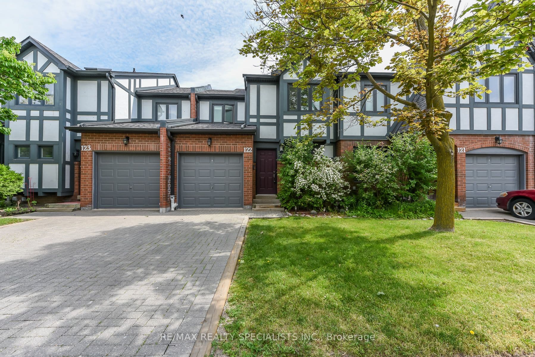 Unit 122 3050 Orleans Road photo 1