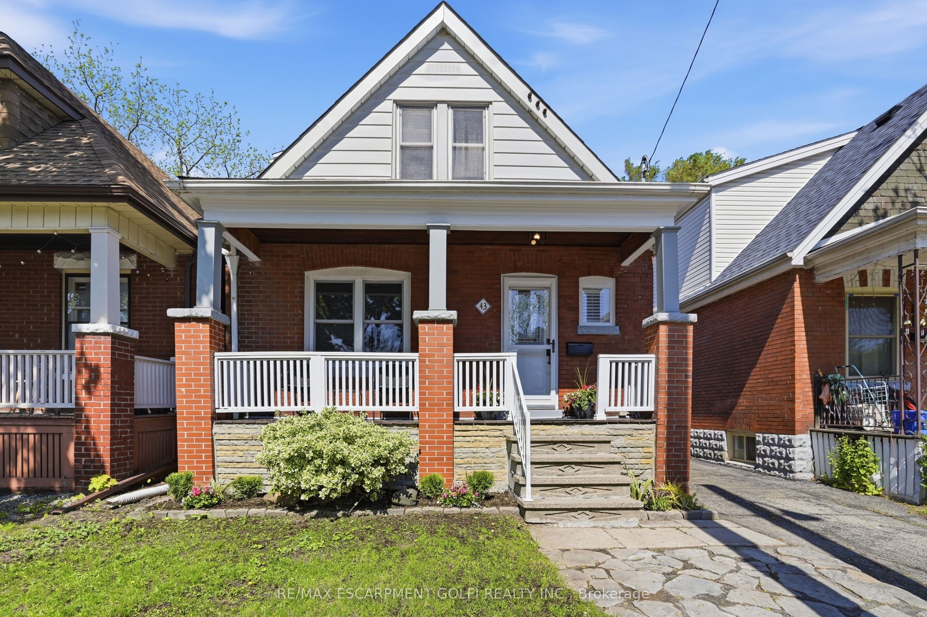 43 Cameron Avenue photo 1