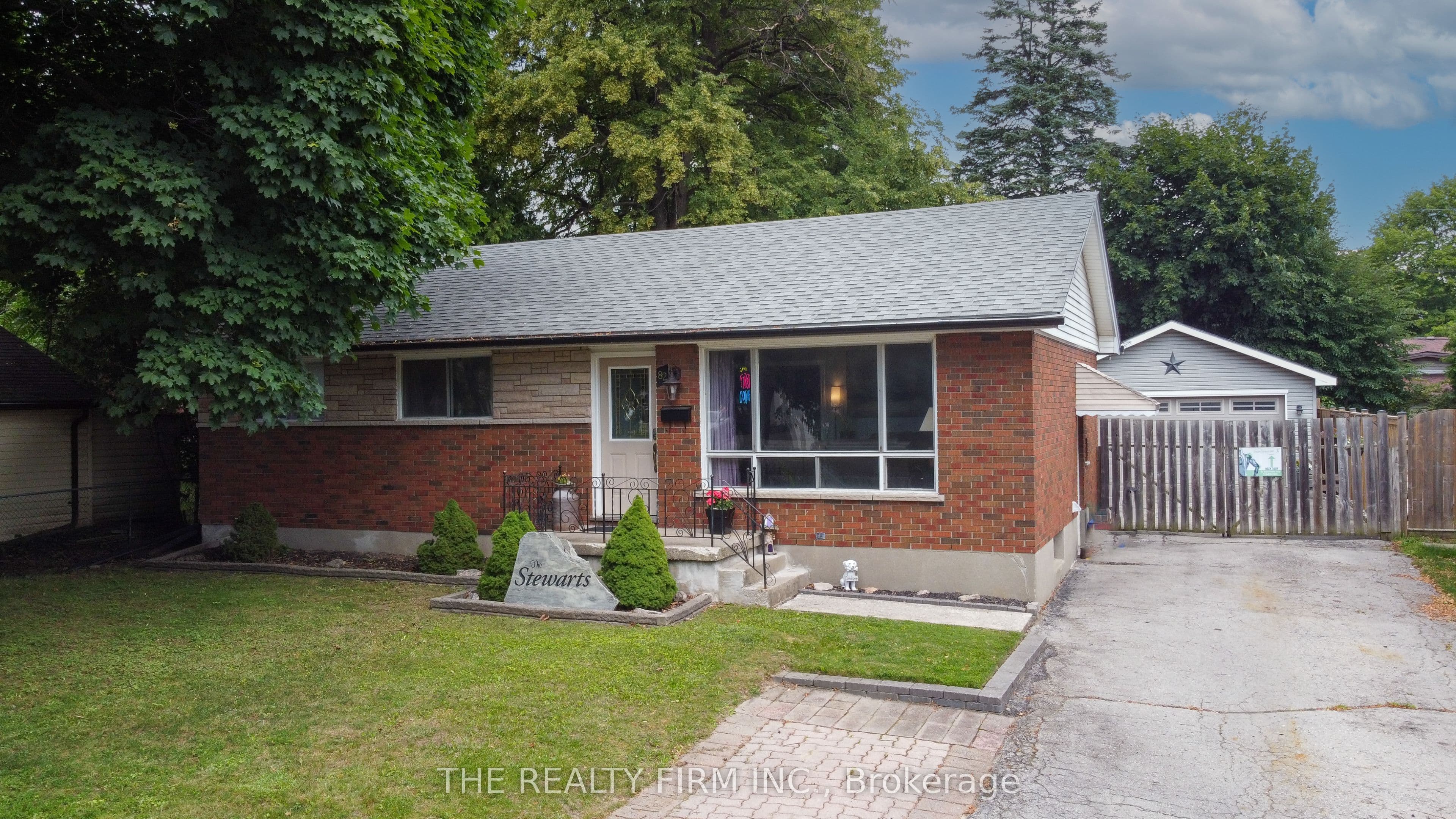 82 Langton Road photo 1