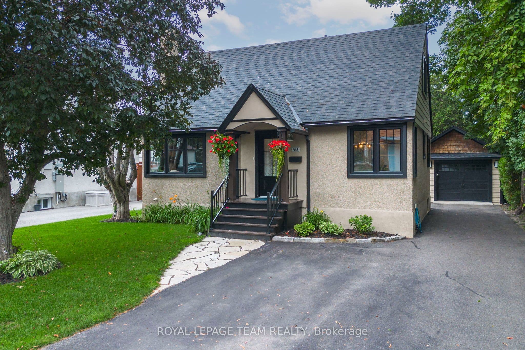 185 Camelia Avenue photo 1
