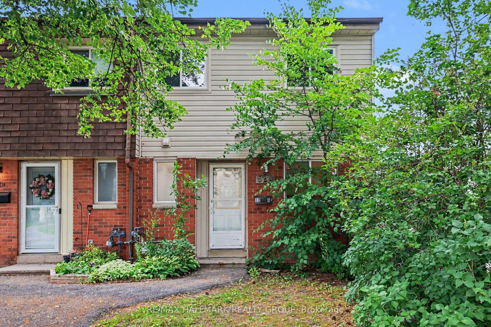 Unit 18 32A Sonnet Crescent photo 1