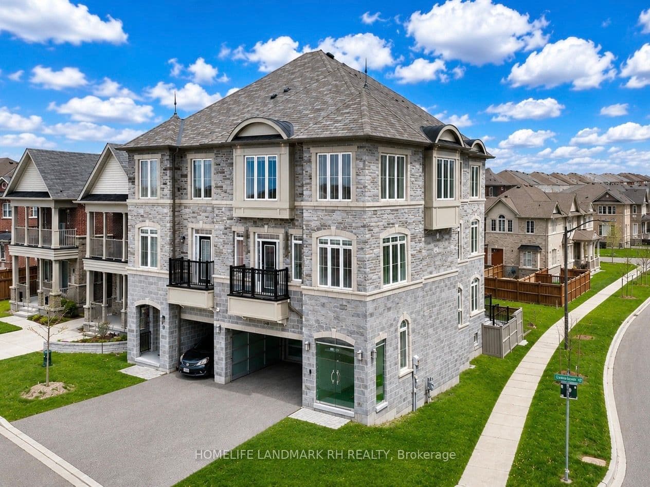 11 Lorne Glen Street photo 1
