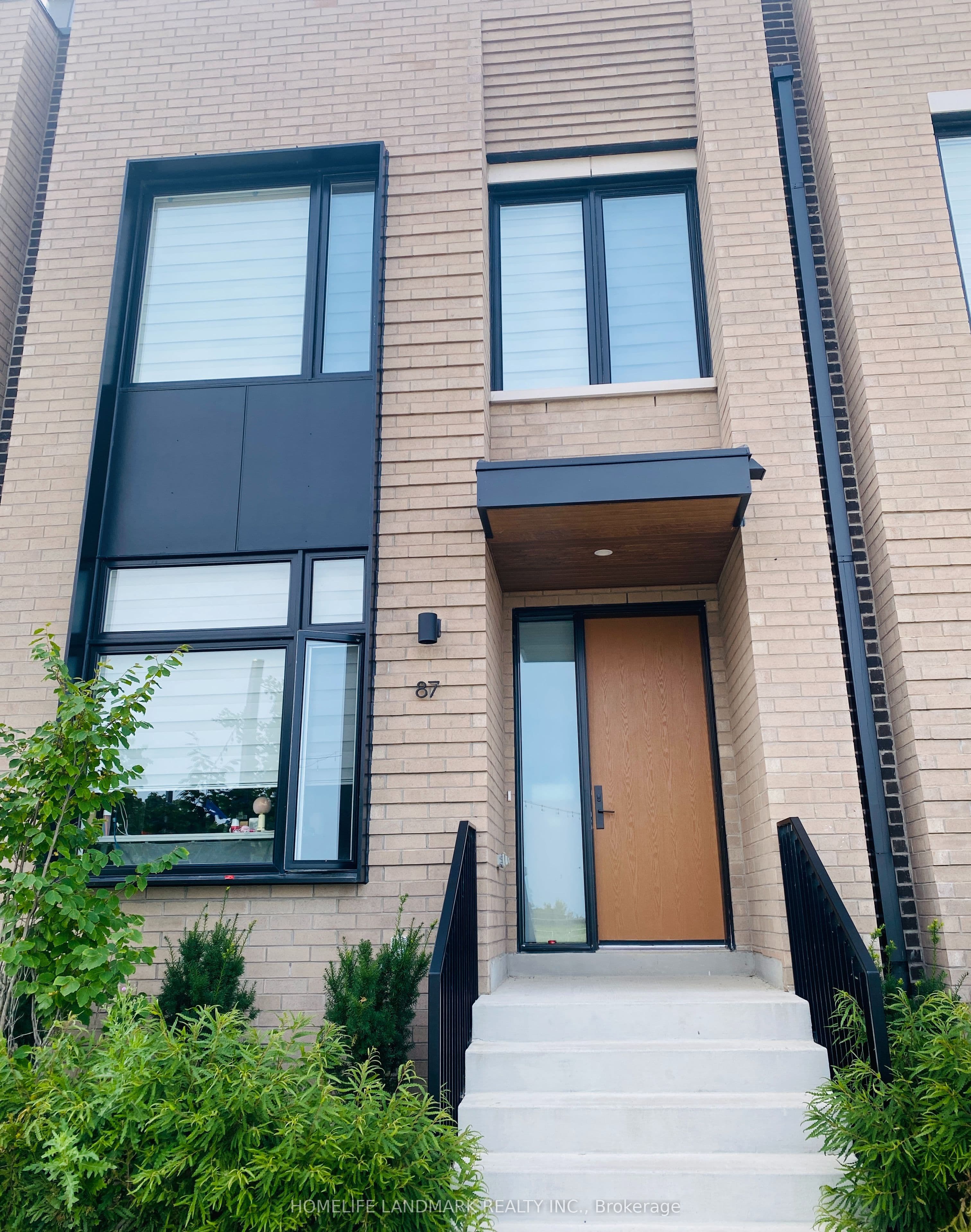 60 Lou Parsons Way photo 1