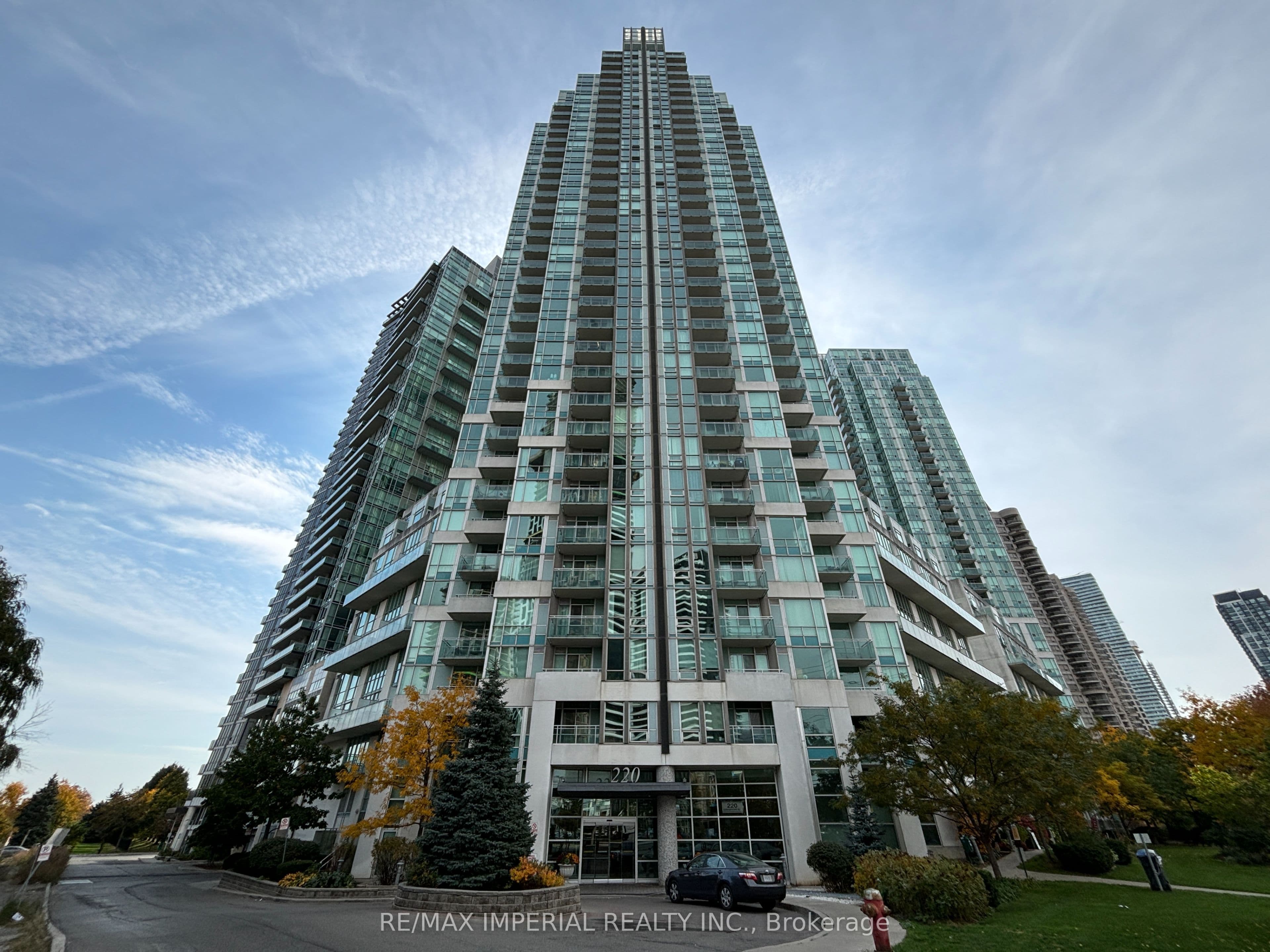 Unit 2110 220 Burnhamthorpe Road photo 1