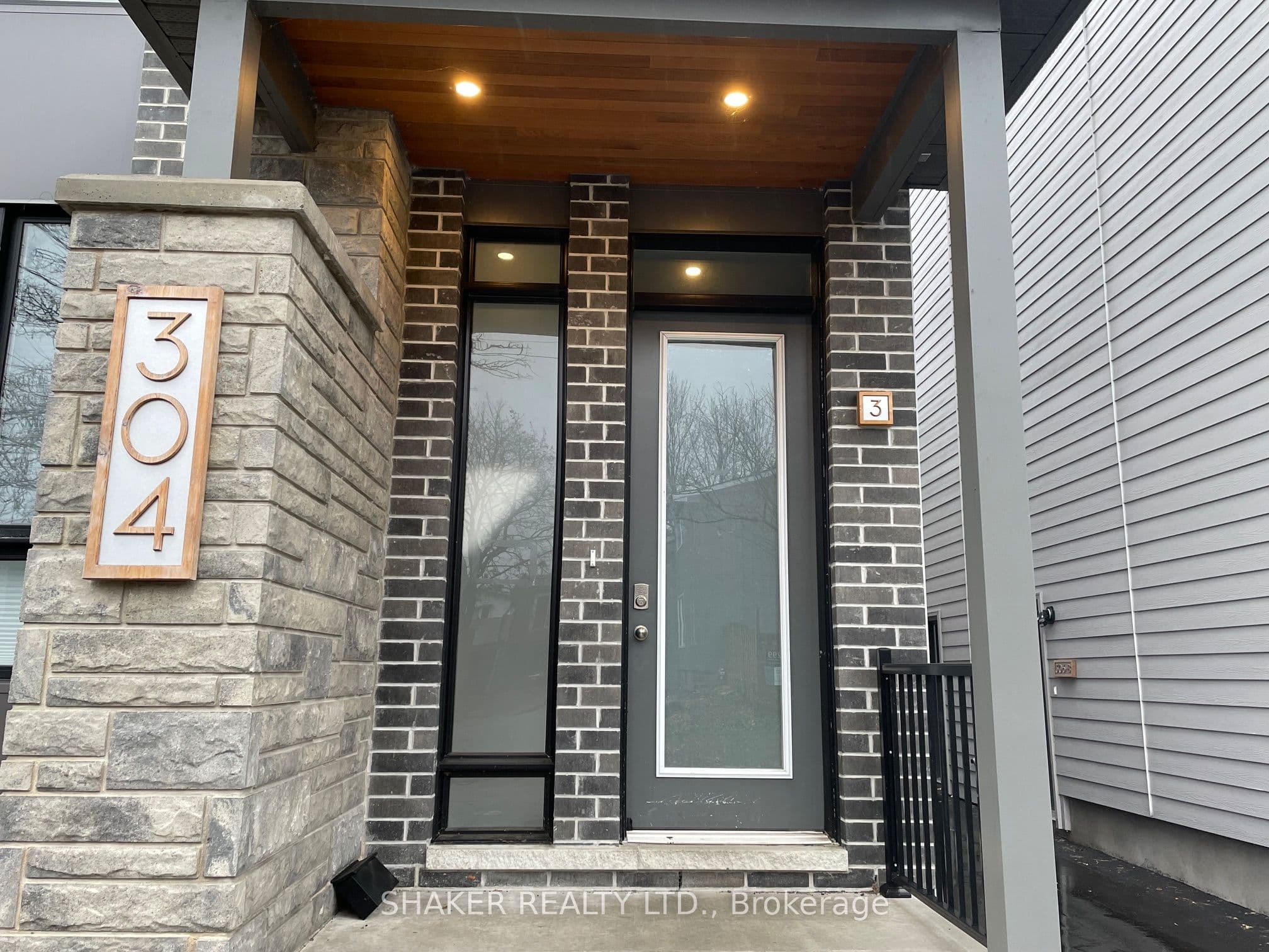 Unit B 304 ELMGROVE Avenue photo 1