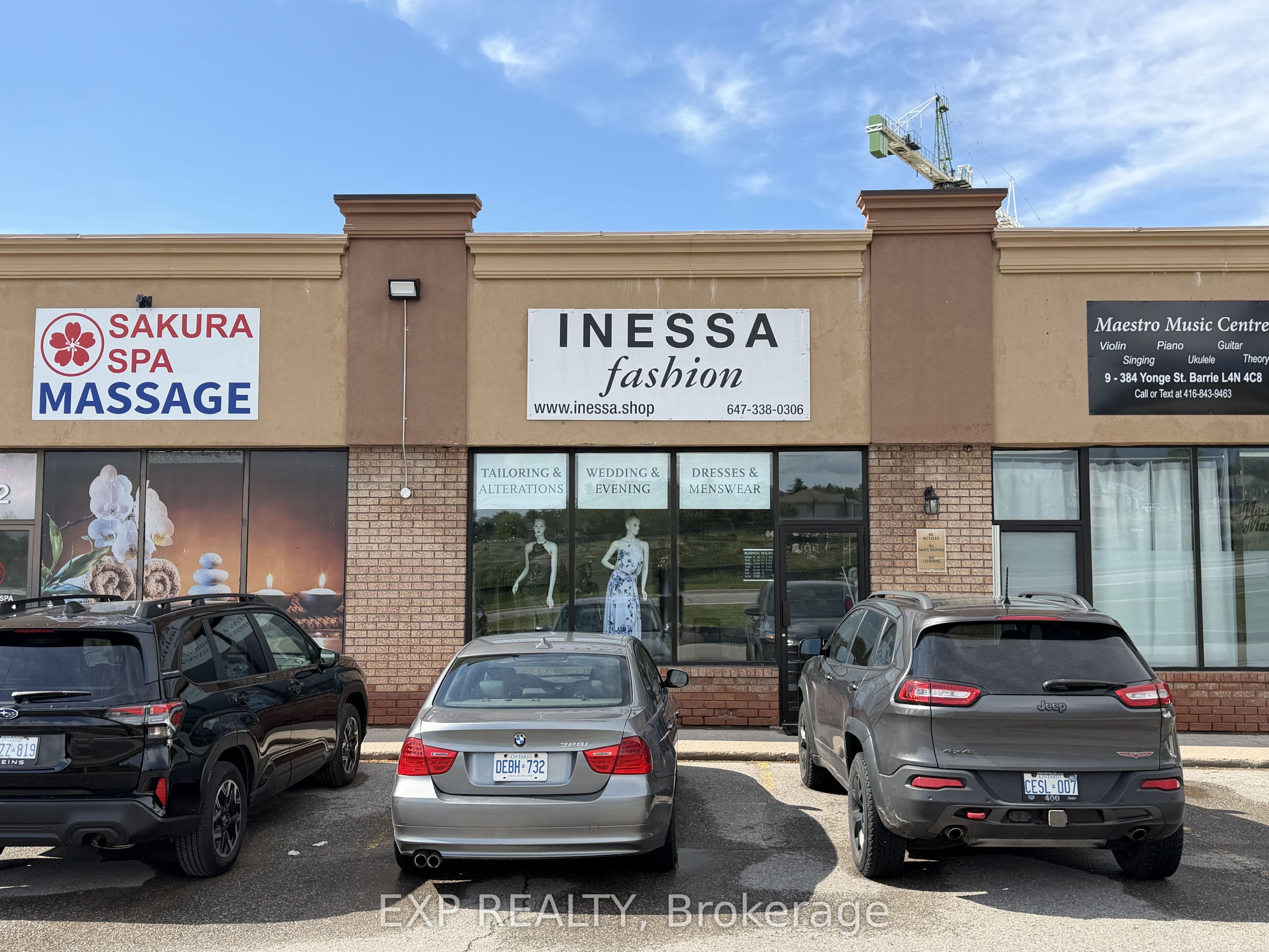 Unit 11 384 Yonge Street photo 1