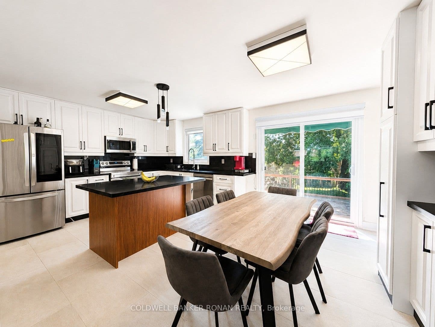 41 Camrose Drive photo 1