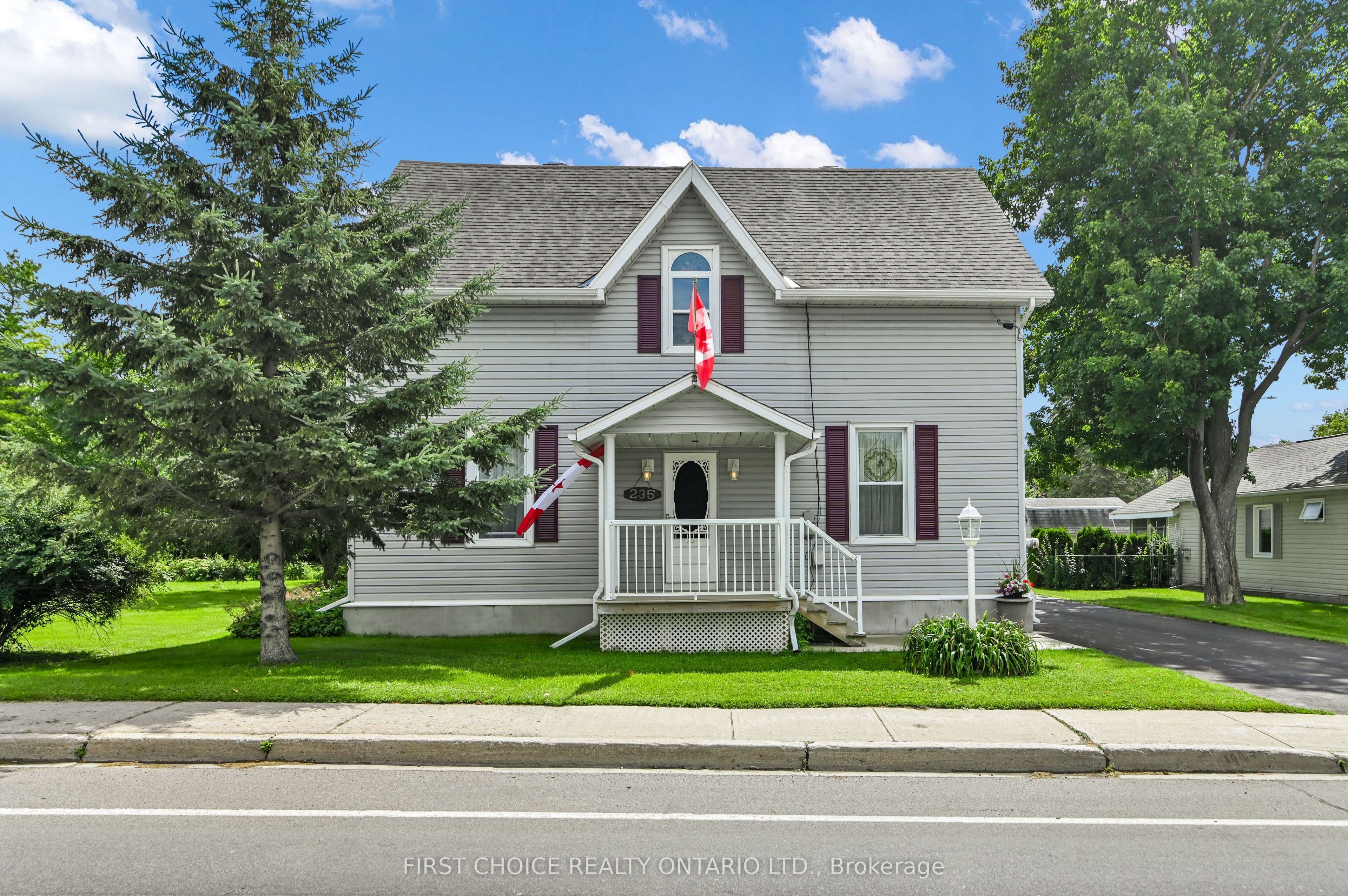 235 Ottawa Street photo 1