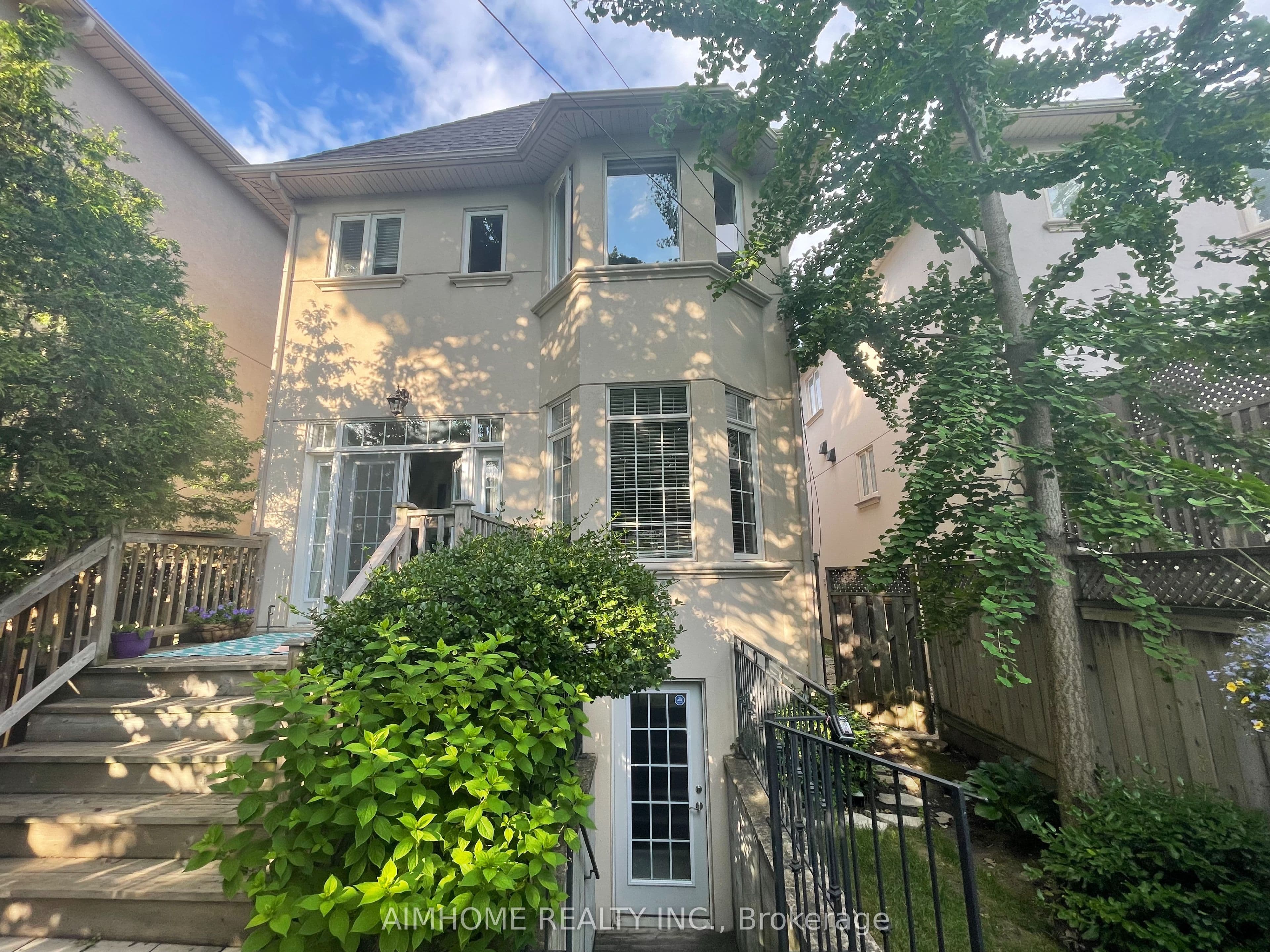 10 Hoyle Avenue photo 1