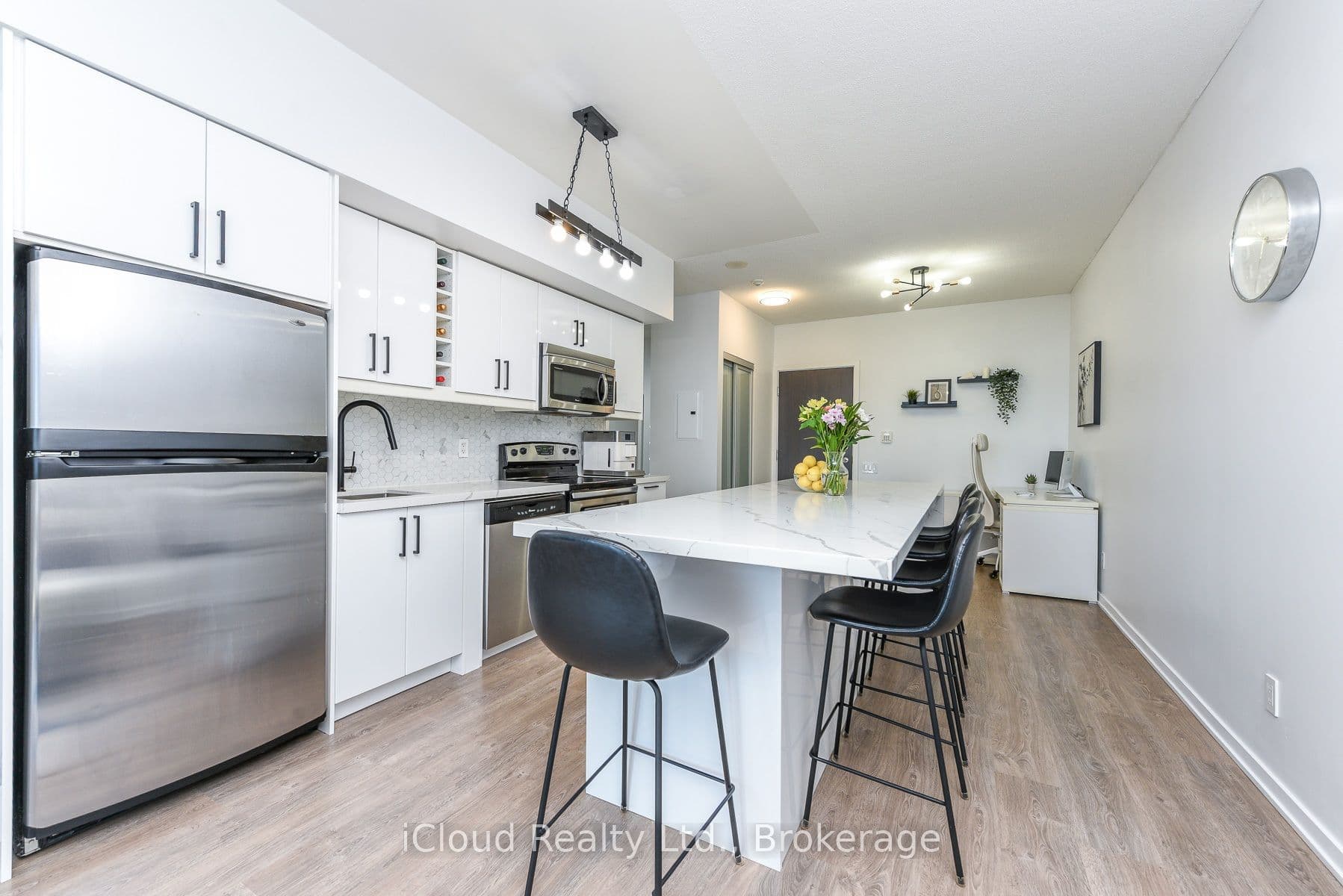 Unit 1303 103 The Queensway N/A photo 1