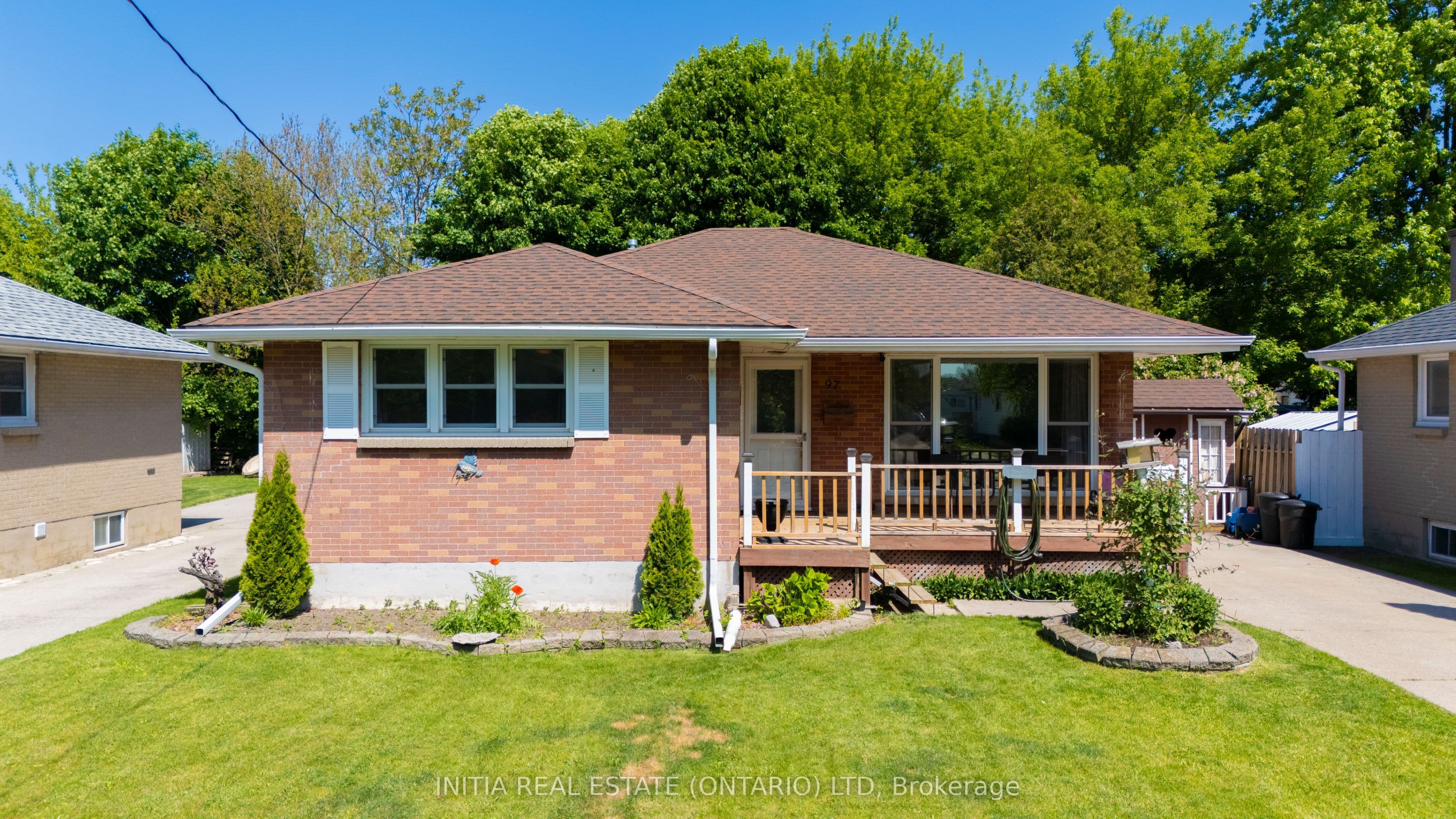 97 Grey Crescent photo 1