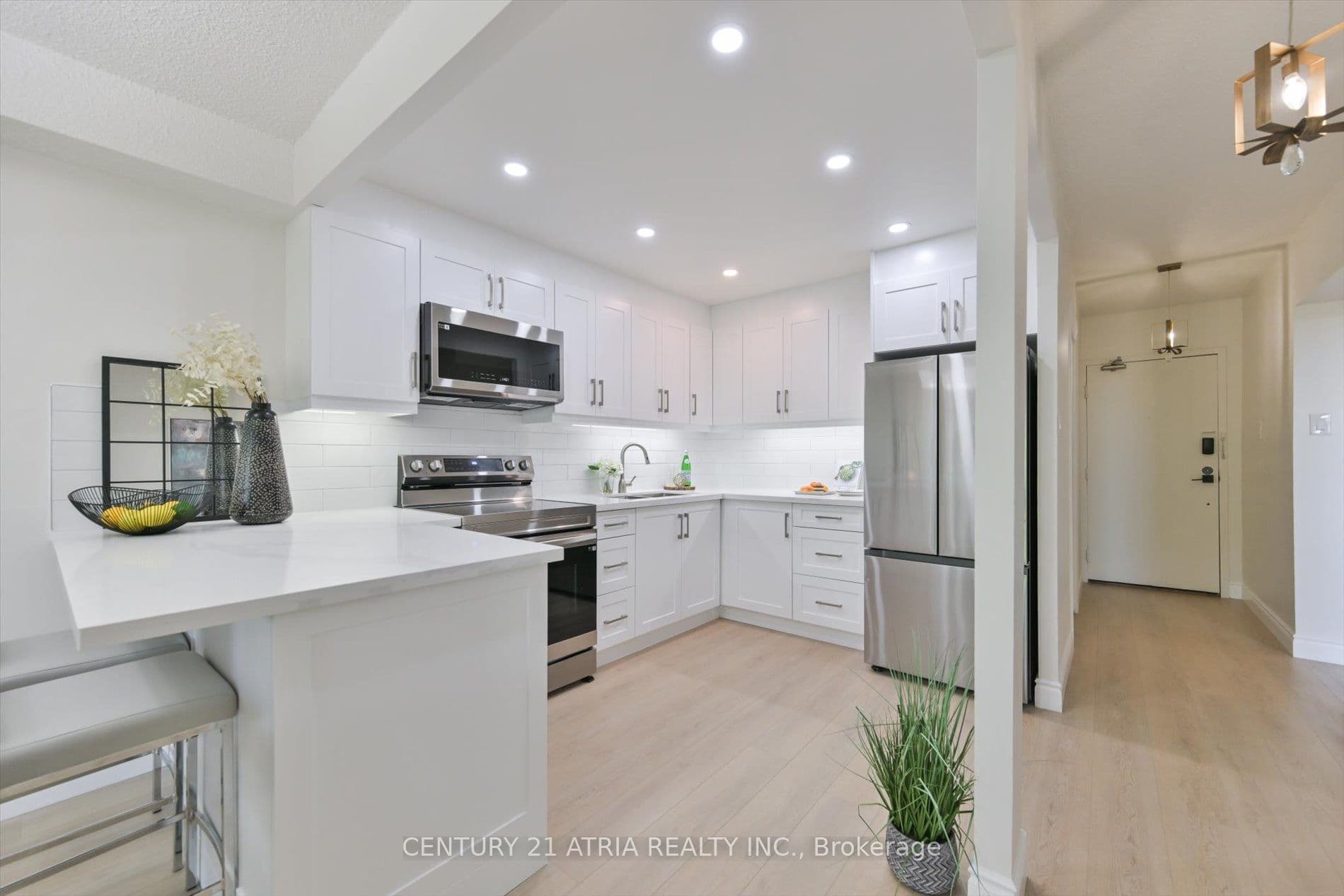 Unit 207 4101 Sheppard Avenue photo 1