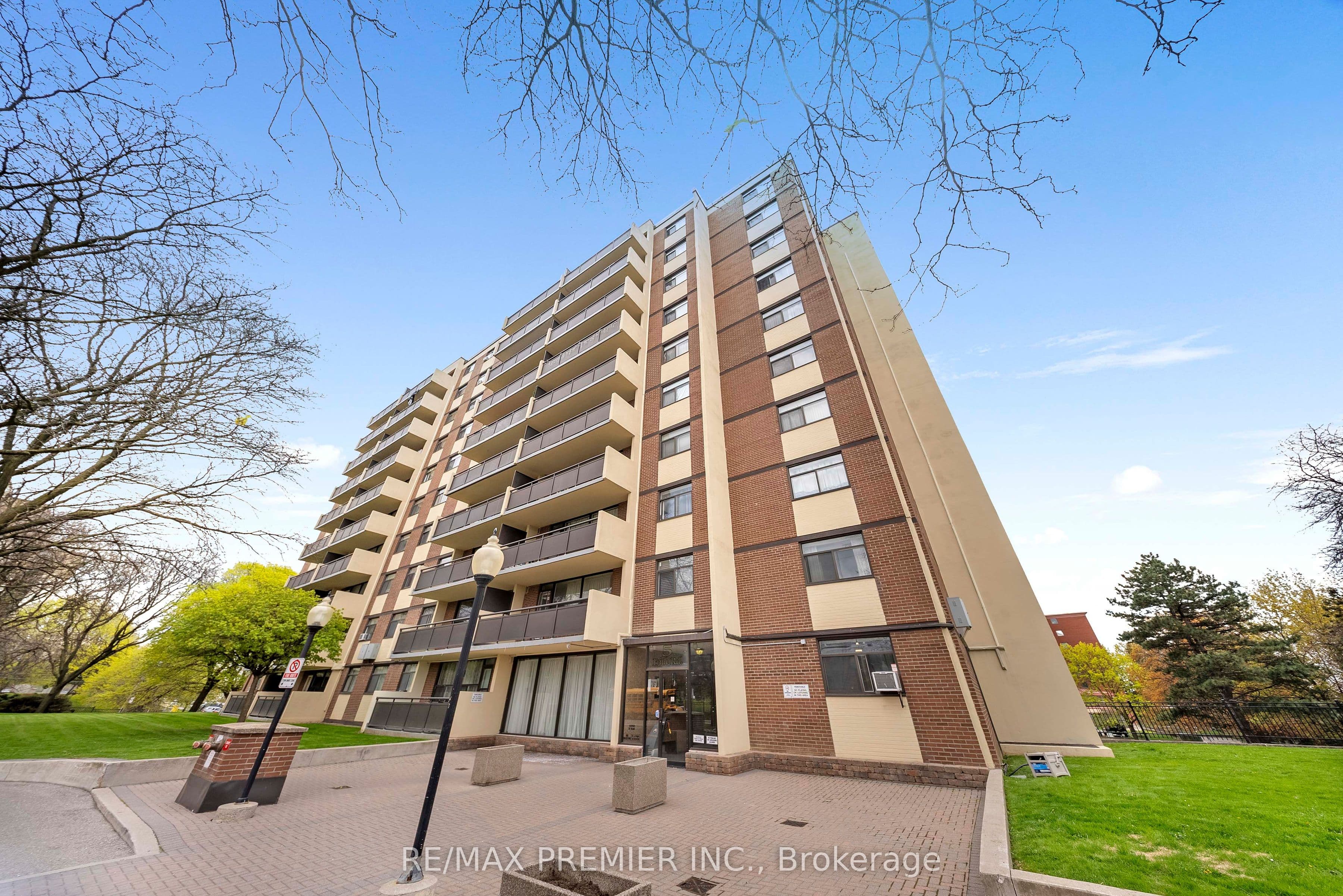 Unit 105 5 Frith Road photo 1