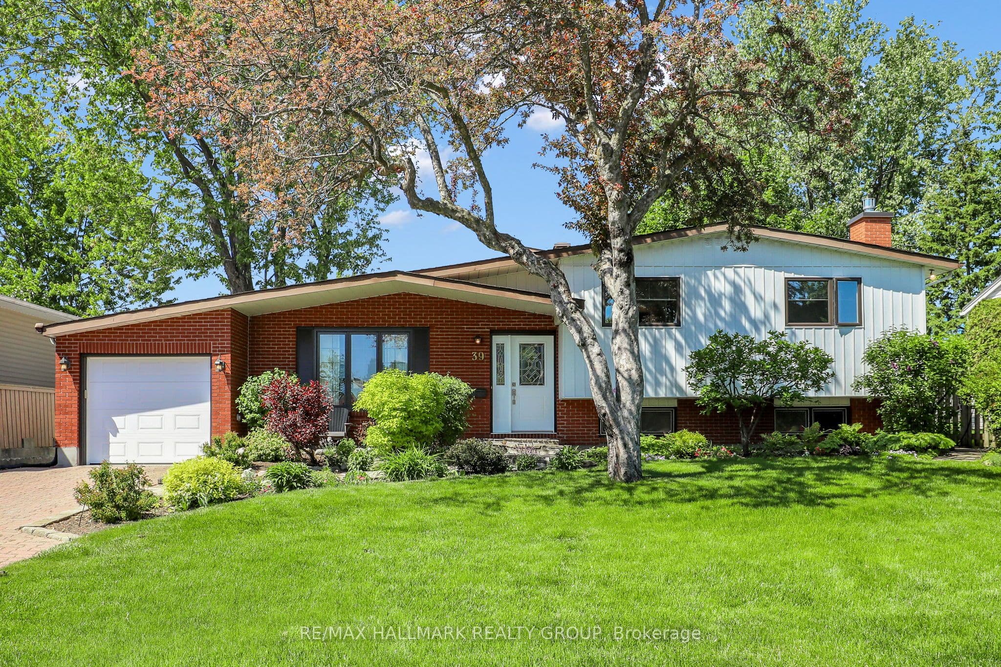 39 Biscayne Crescent photo 1