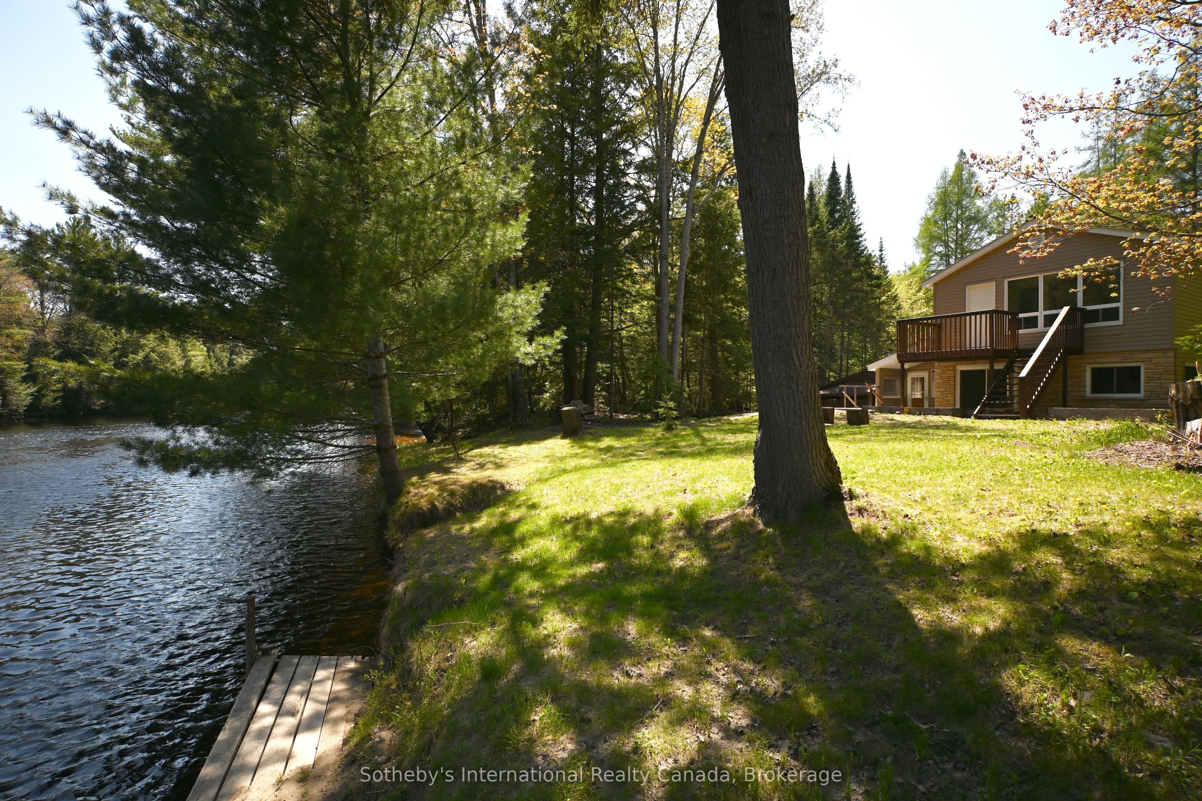 1072 Holiday Park Drive photo 1