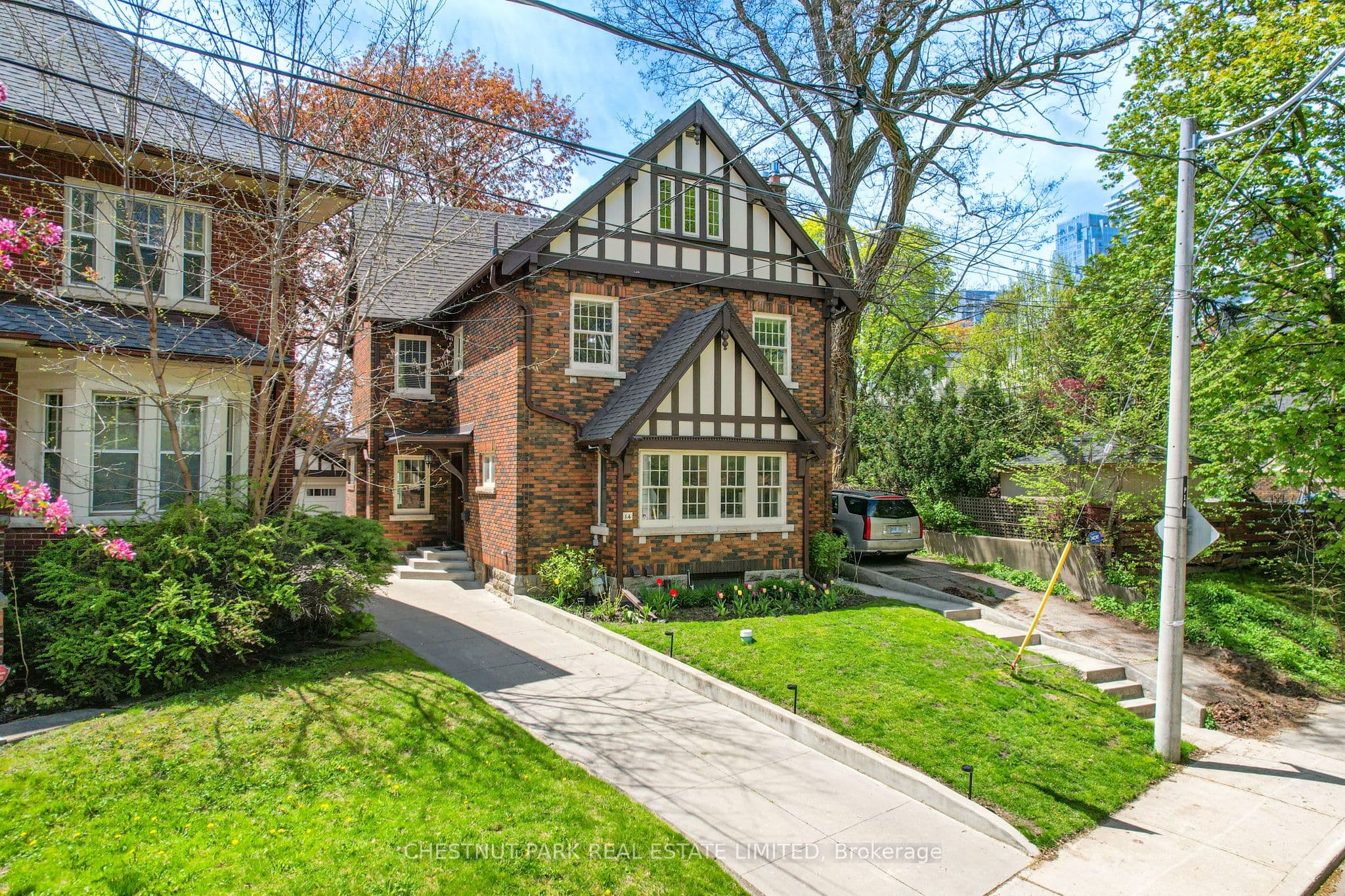 14 Servington Crescent photo 1