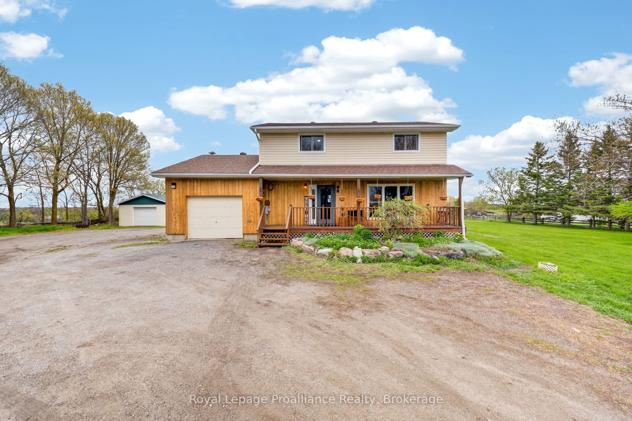 235 East Hungerford Road photo 1