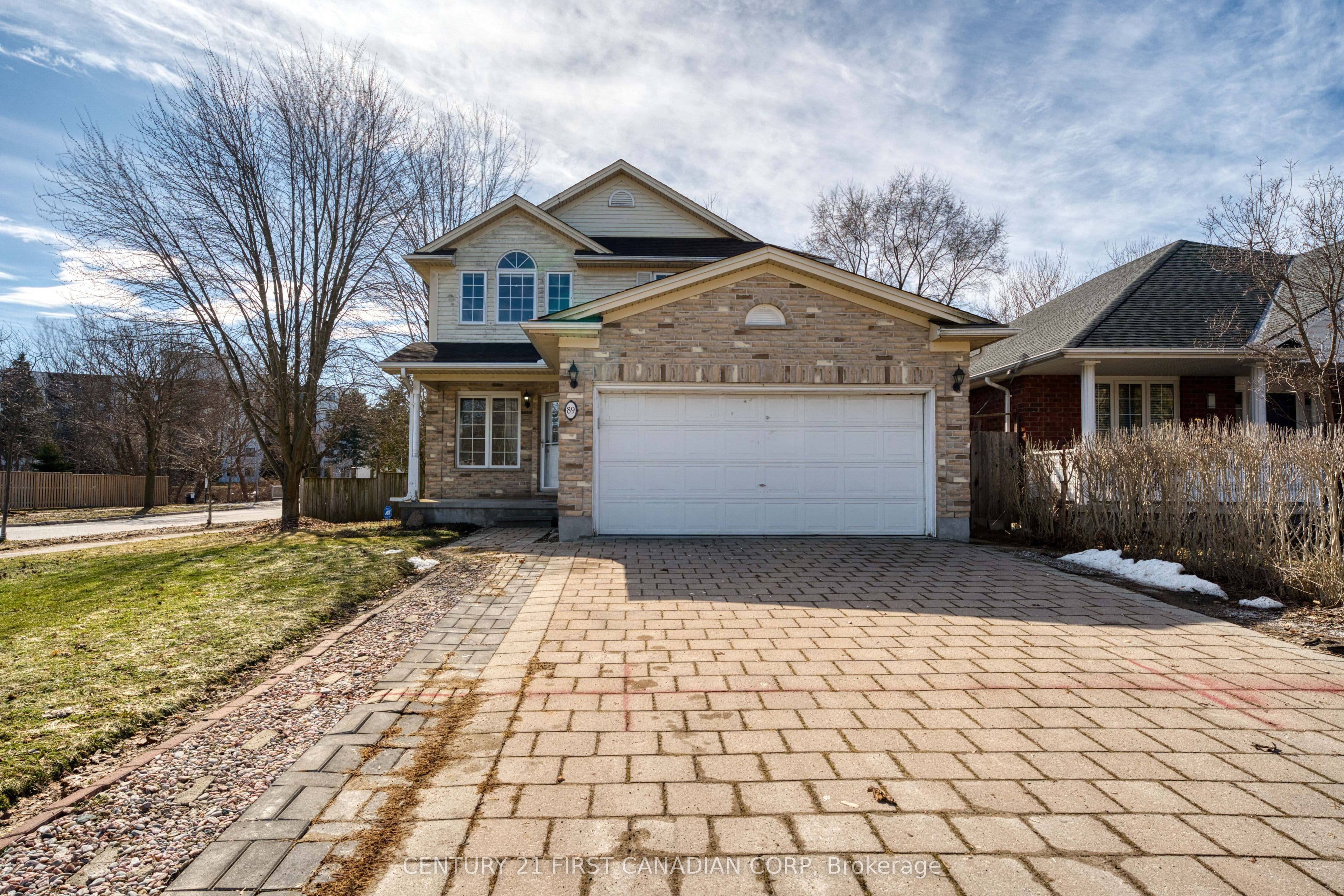 89 Mctaggart Court photo 1