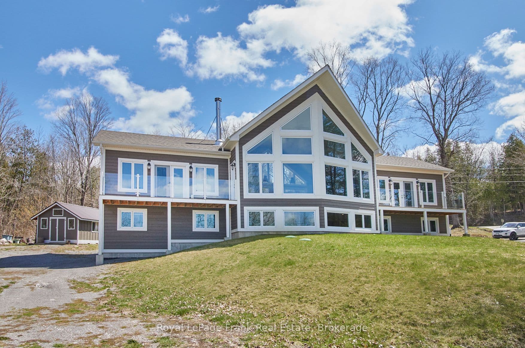 2269 McCracken's Landing Road photo 1
