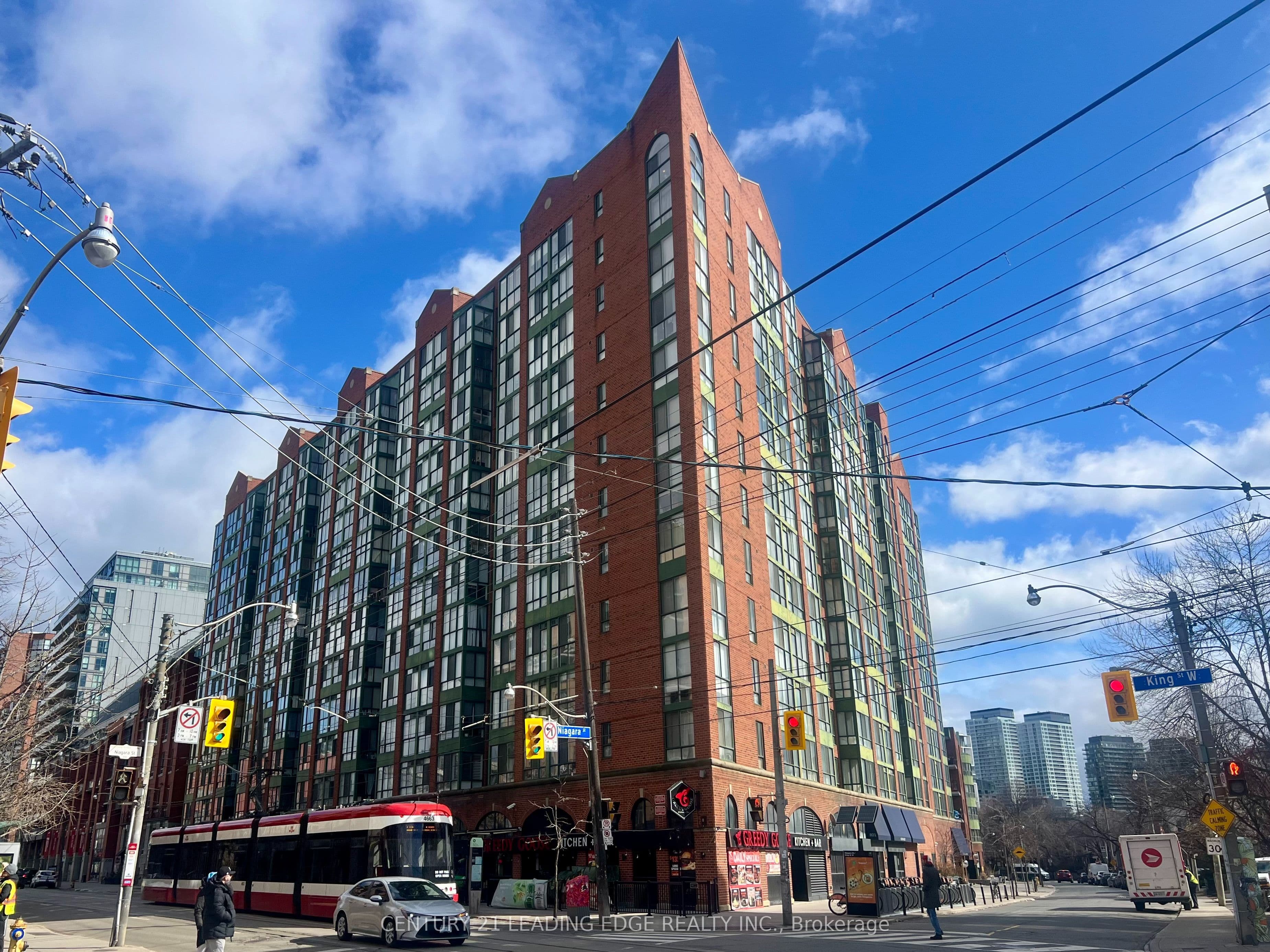 Unit 903 801 King Street photo 1