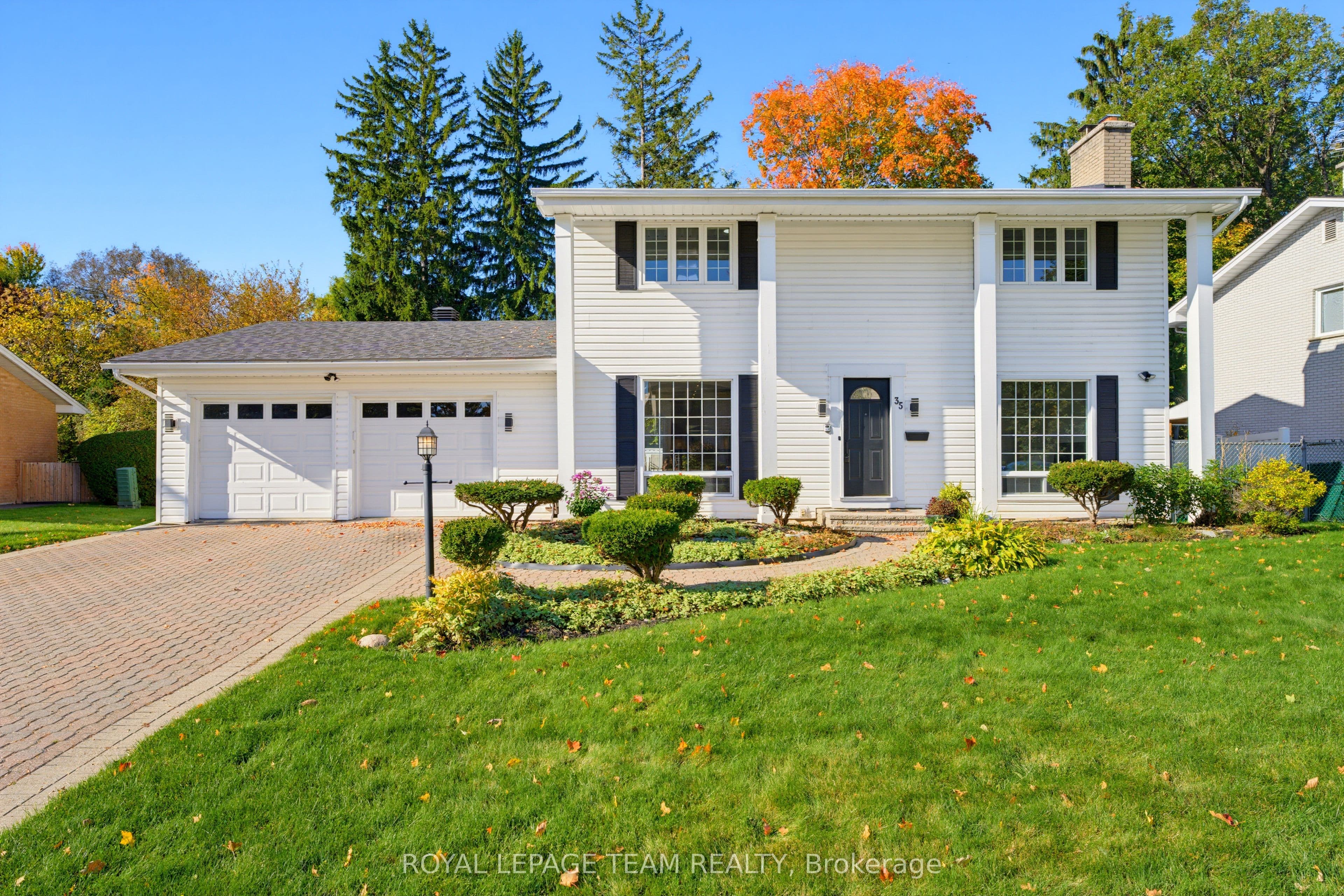 35 Mohawk Crescent photo 1