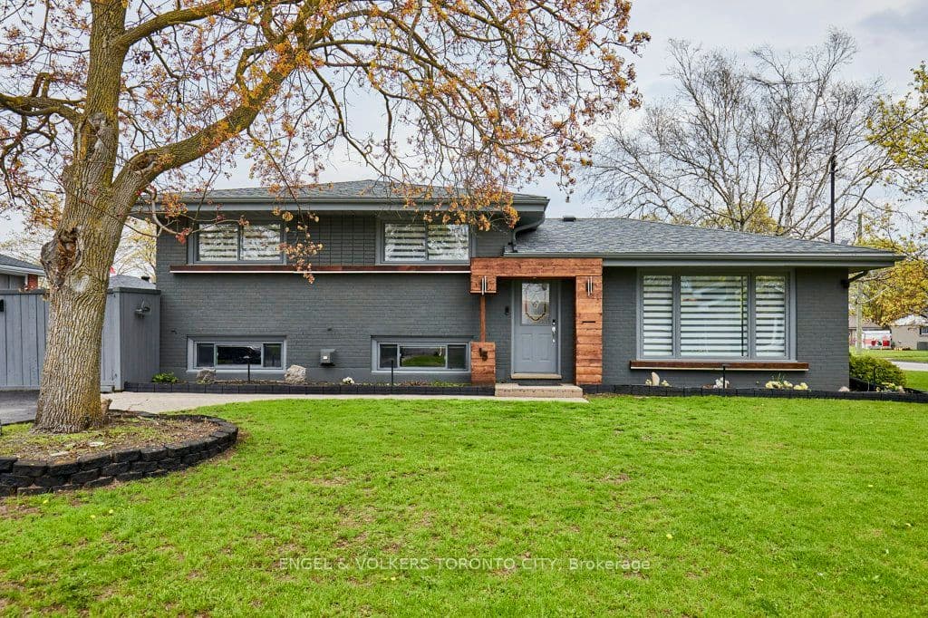 15 Lambert Drive photo 1