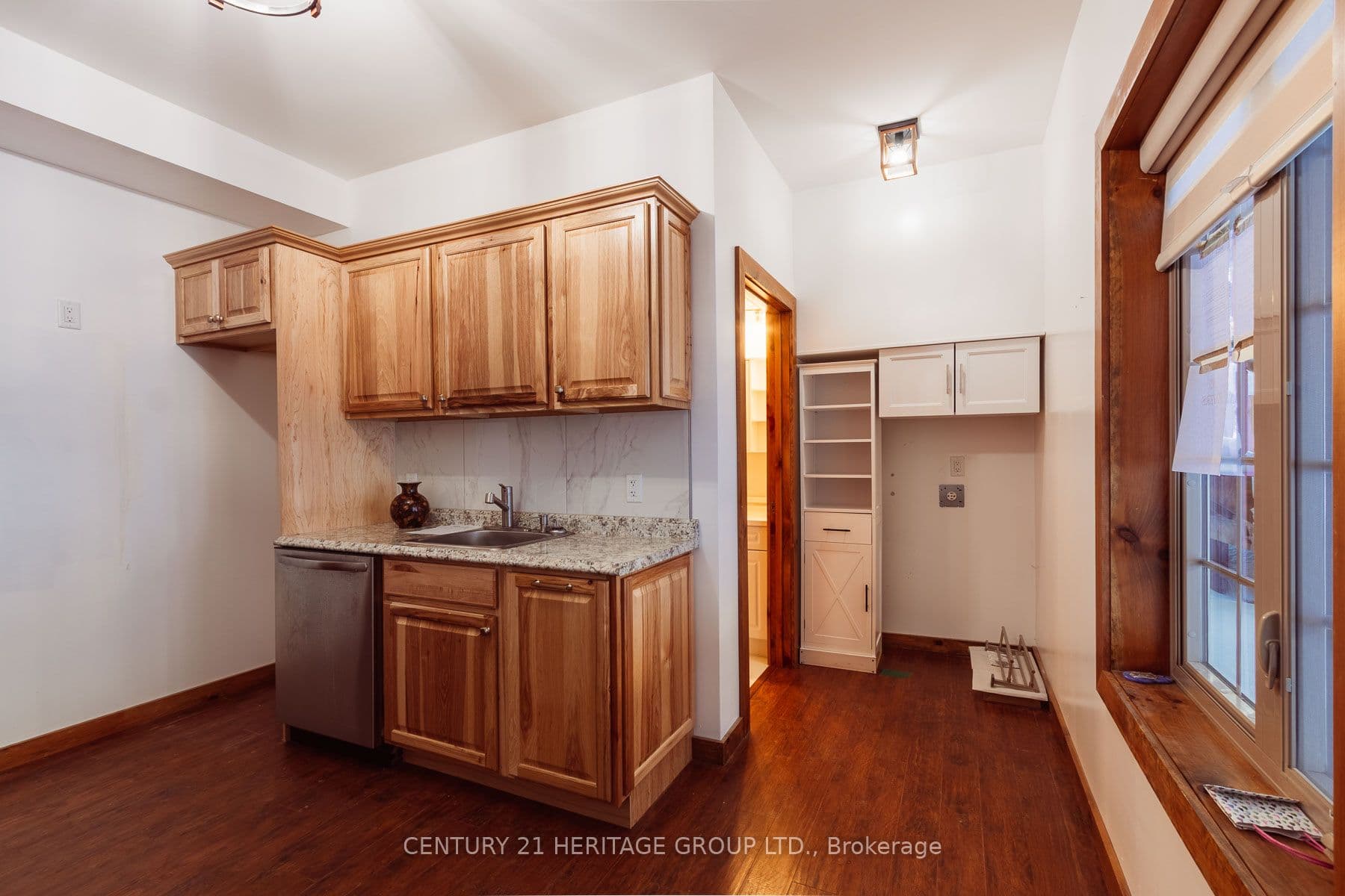 35 Keefer Street photo 1