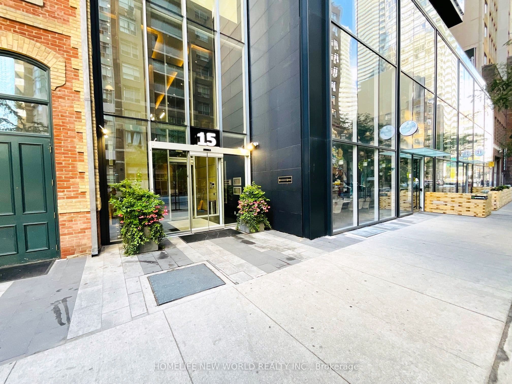 Unit 511 15 Grenville Street photo 1