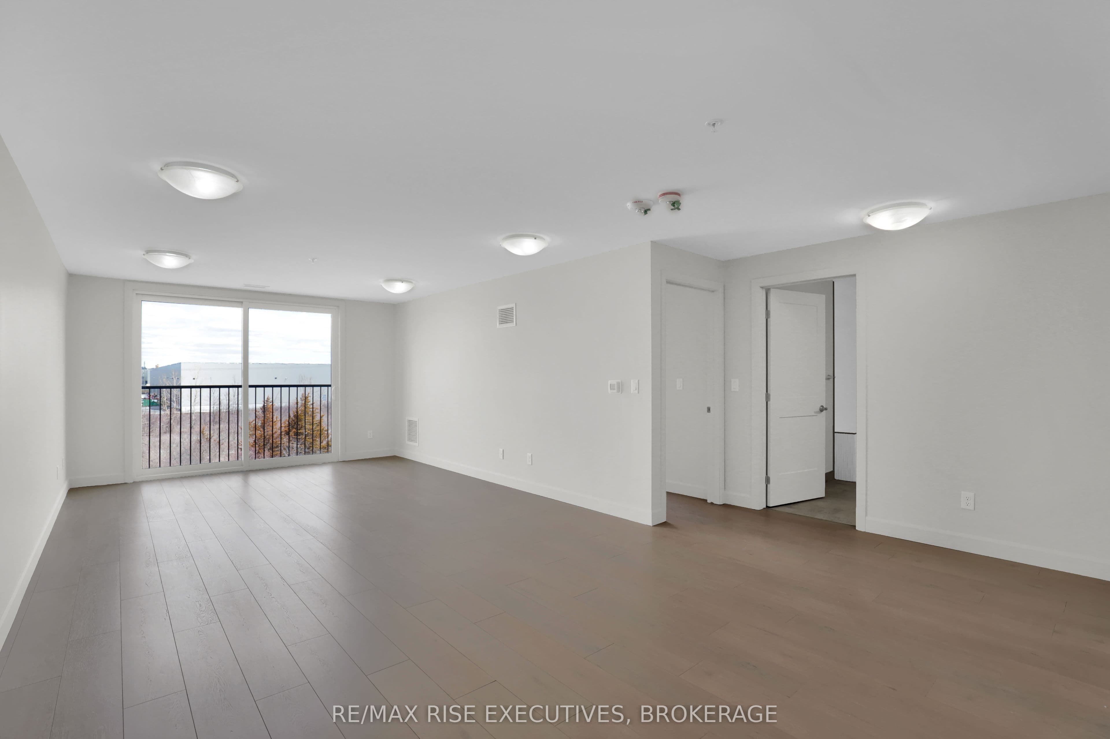 260 King Street photo 1