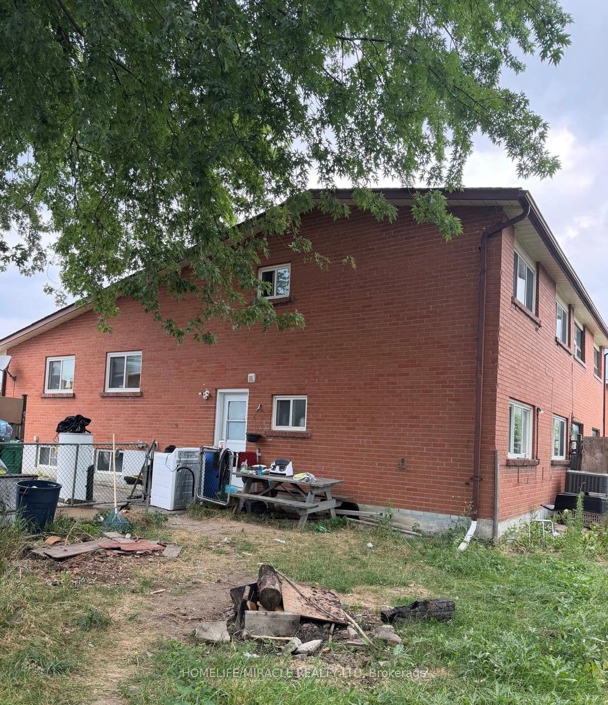 32 Sharon Court photo 1