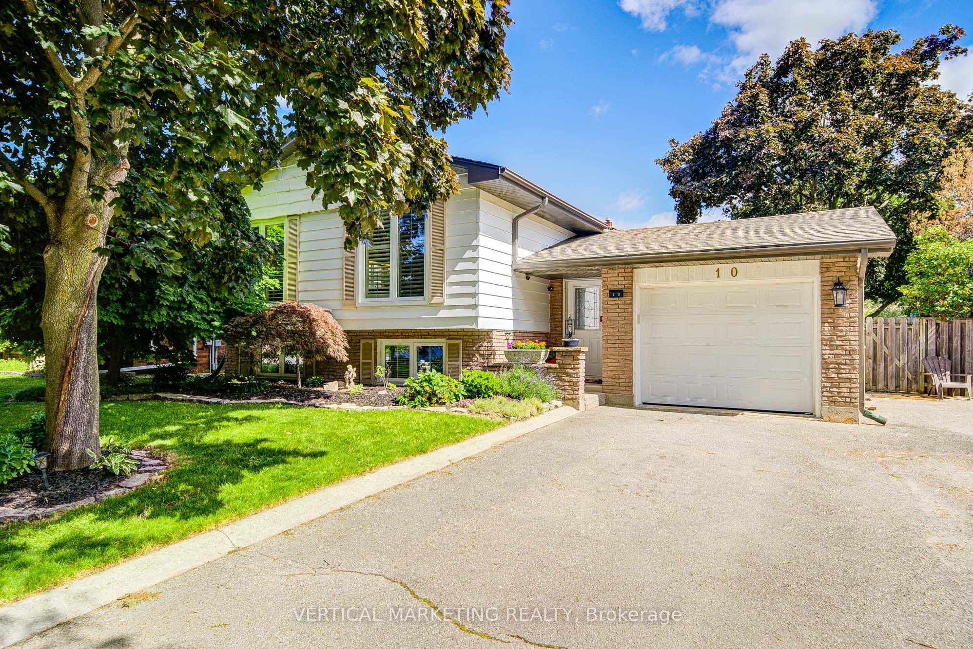 10 Crabapple Court photo 1