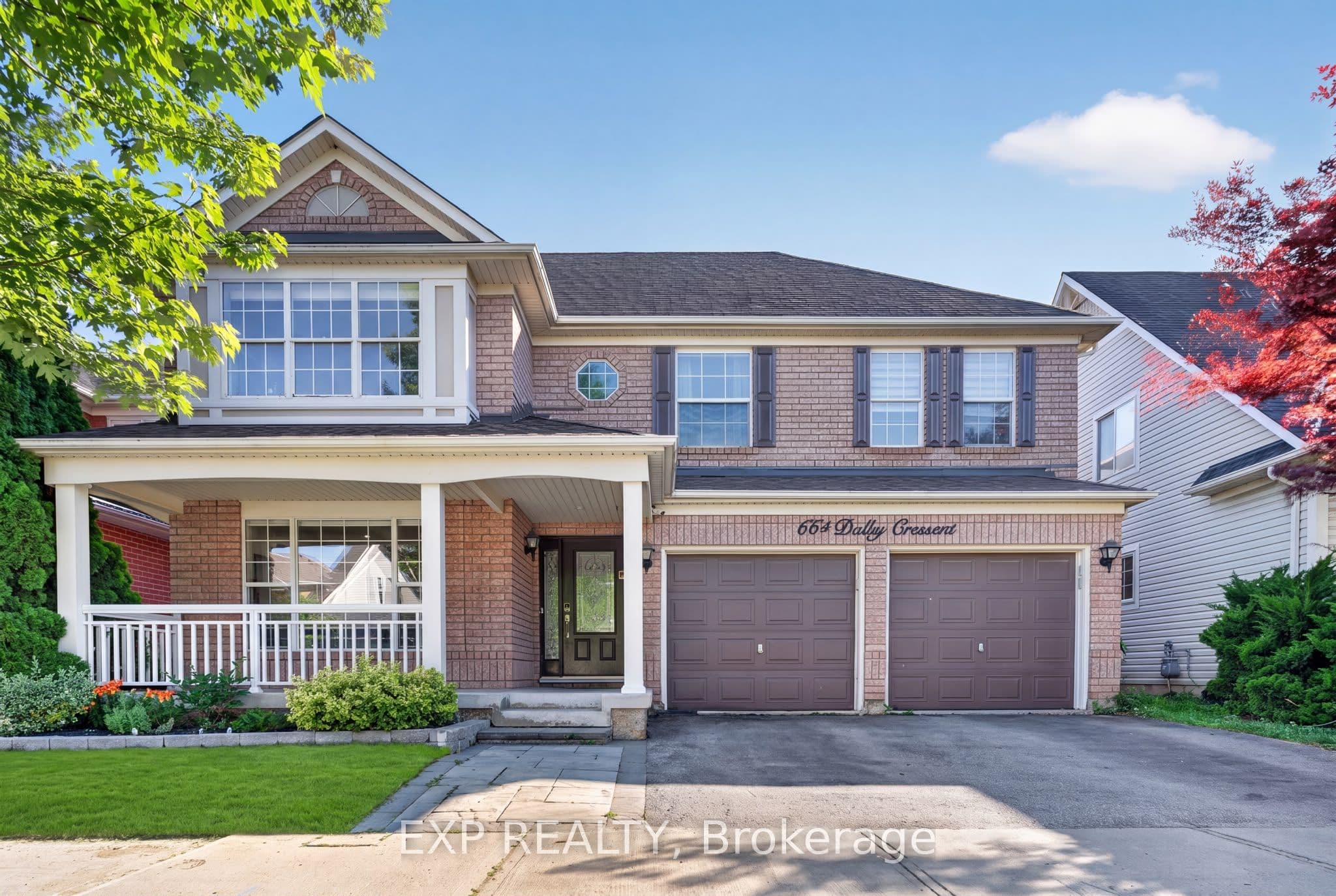 664 Dolby Crescent photo 1