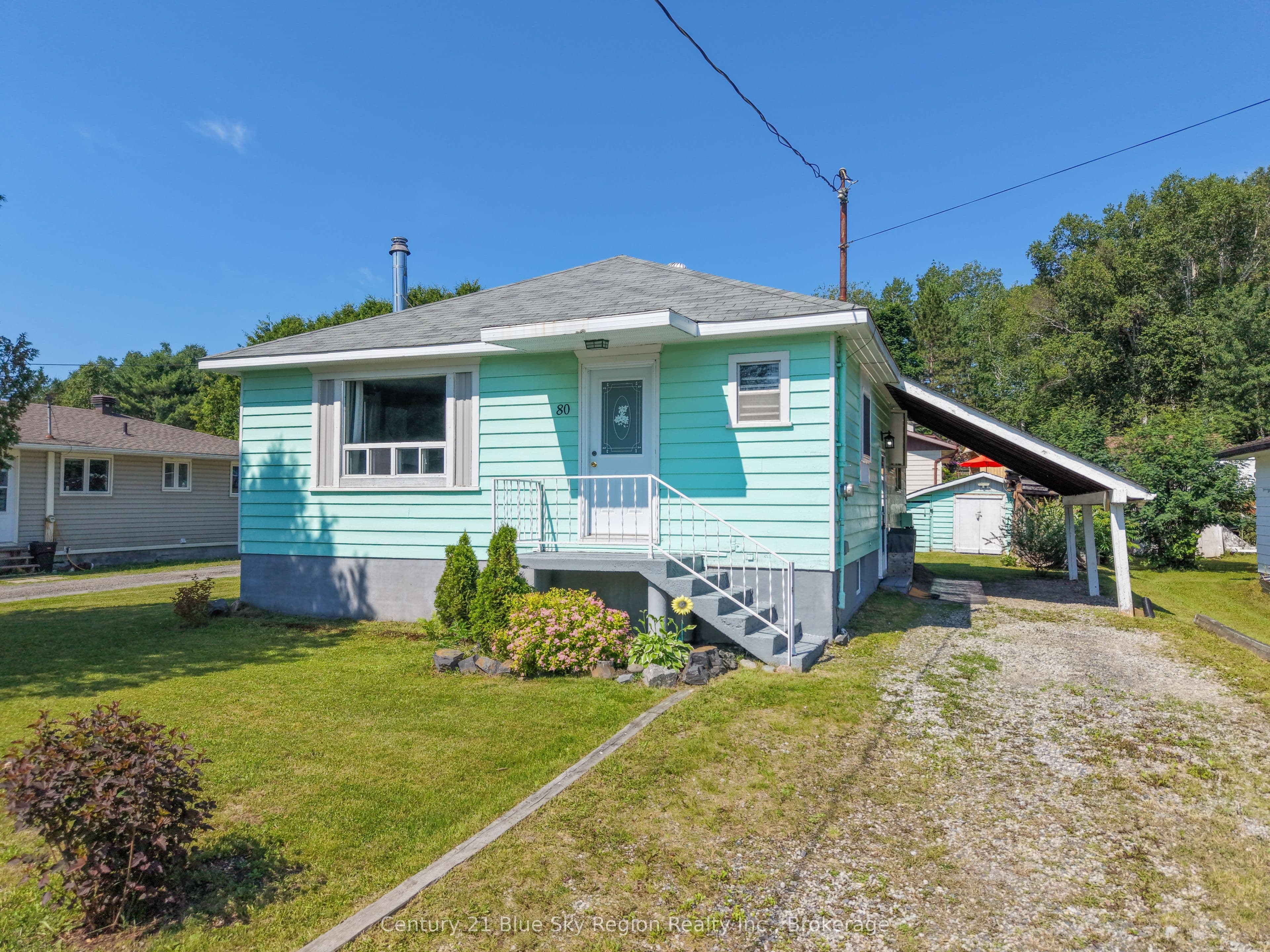 80 Spruce Drive photo 1