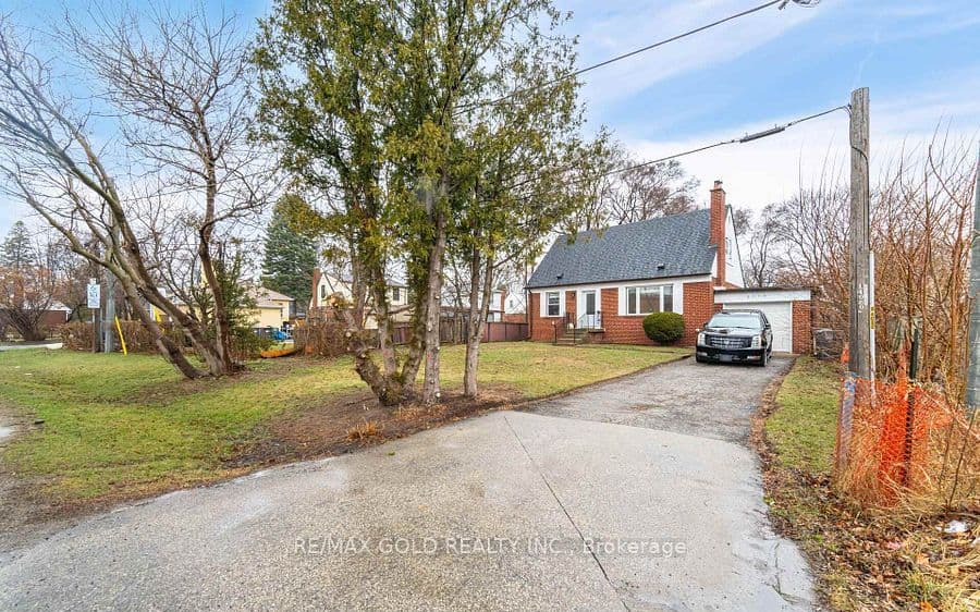 2015 Stanfield Road photo 1