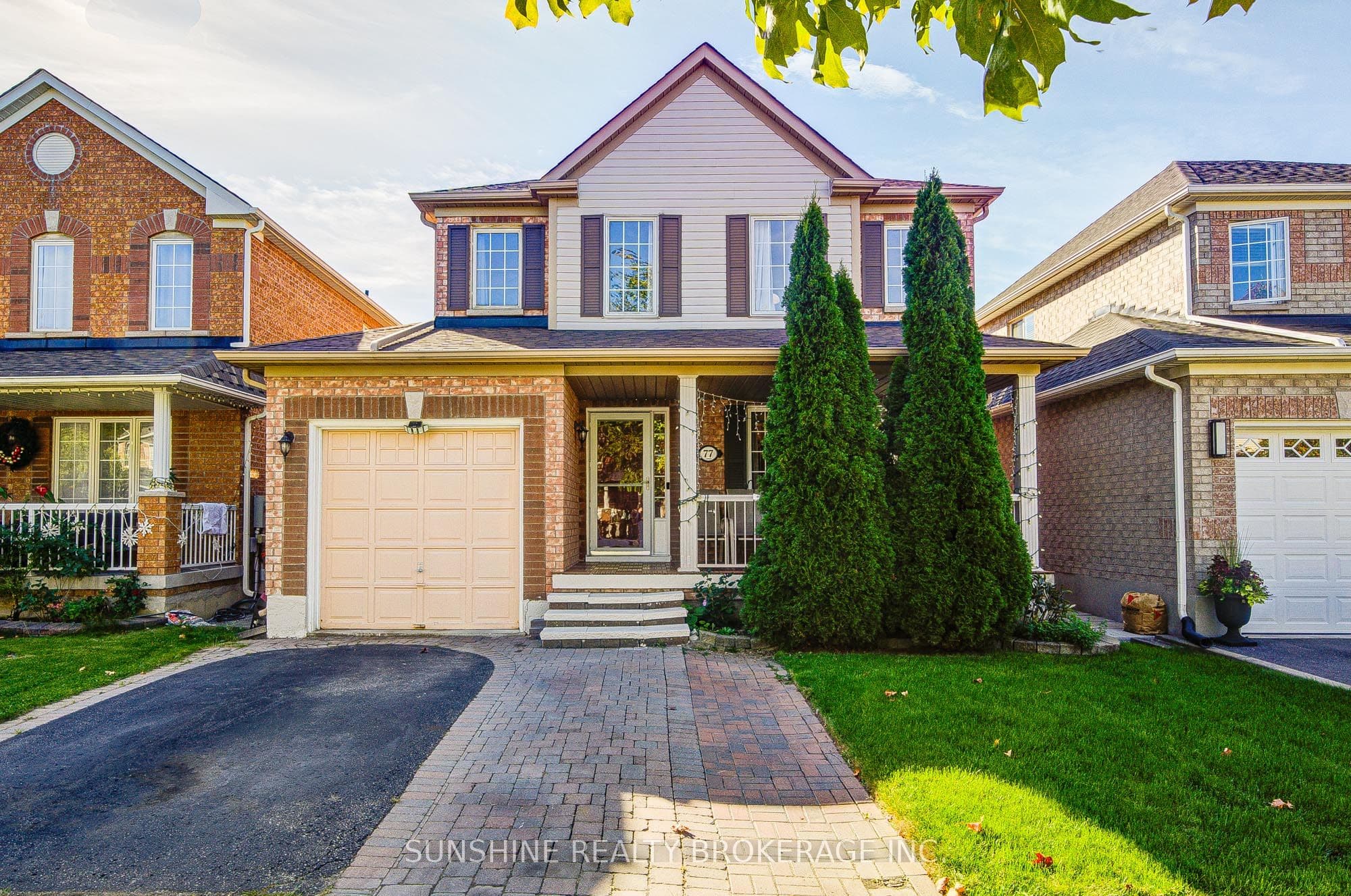 77 Sunburst Crescent photo 1