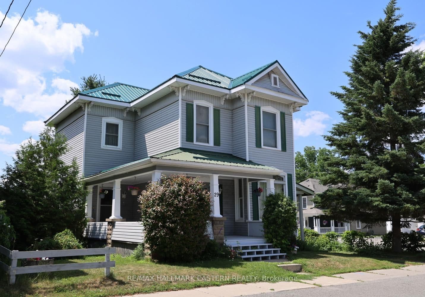 29 Oak Street photo 1