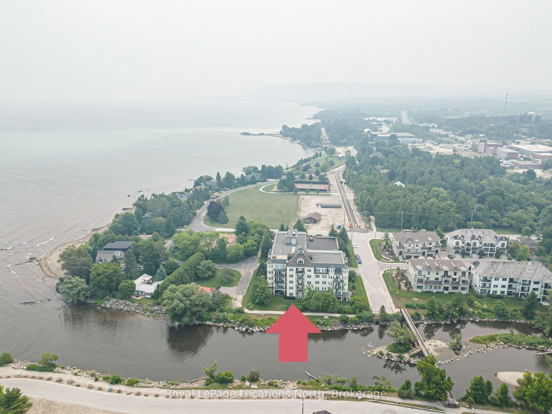 Unit 103 10 Bay Street photo 1