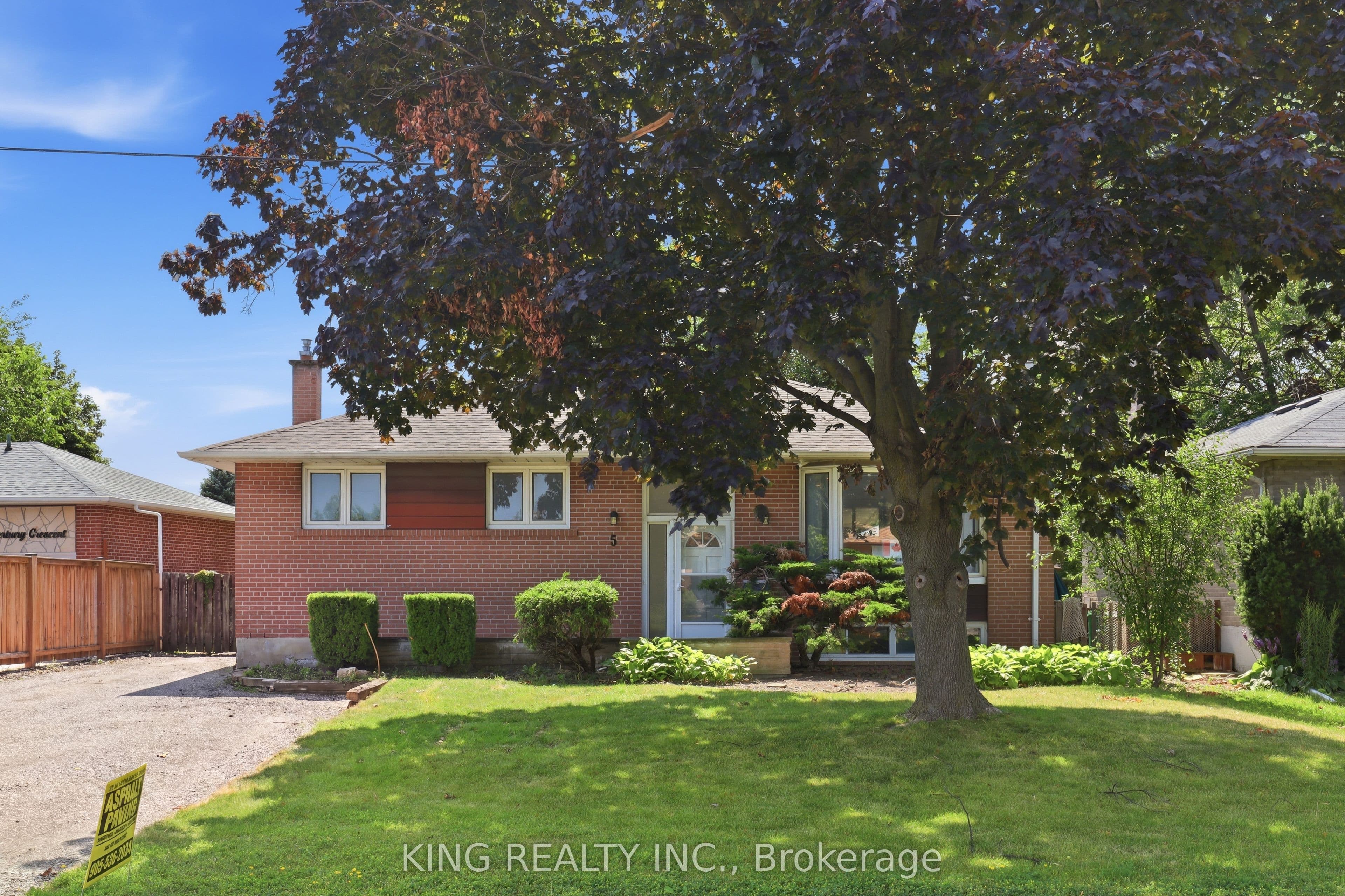 5 Alderbury Crescent photo 1