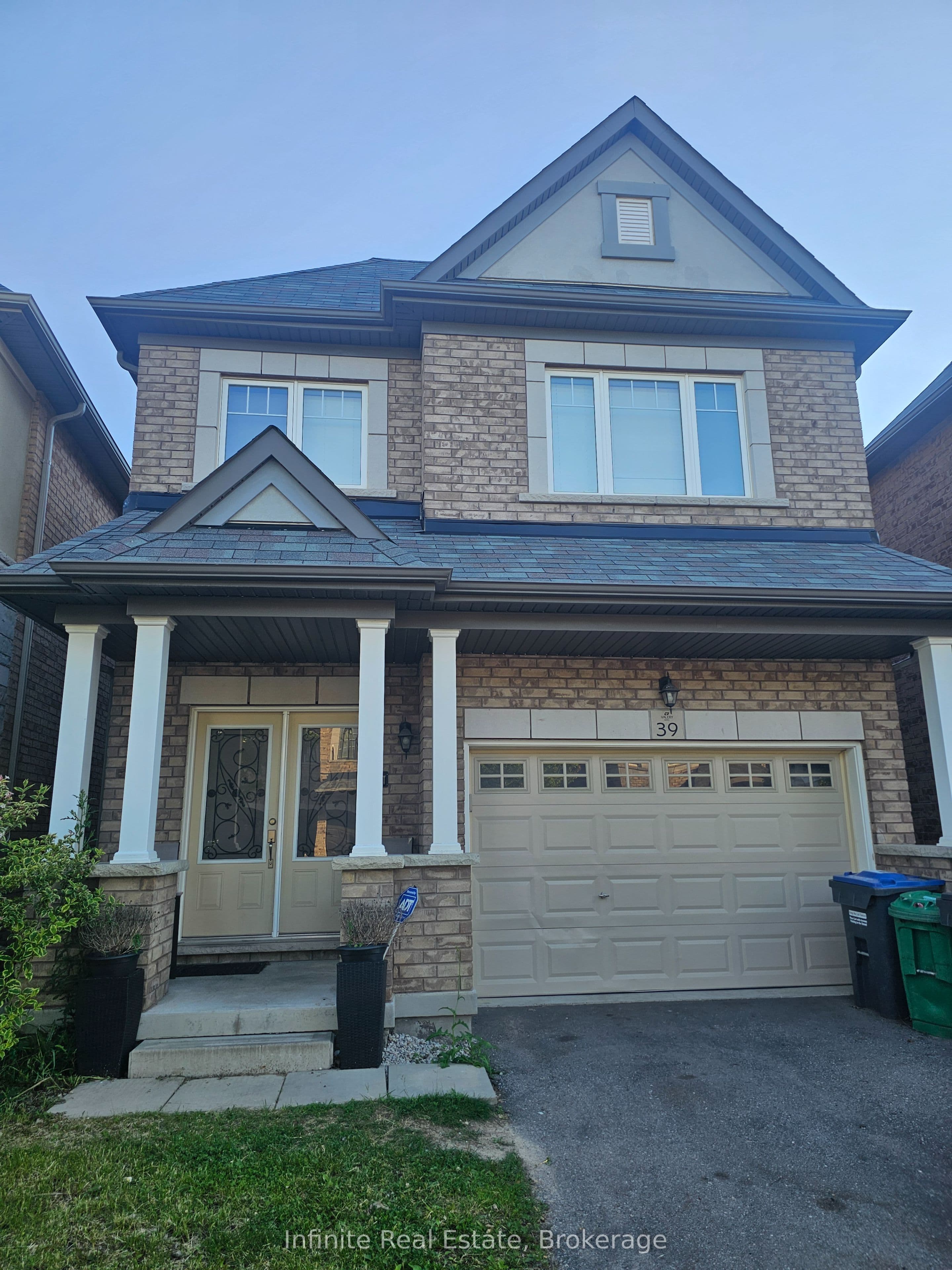 39 Lola Crescent photo 1