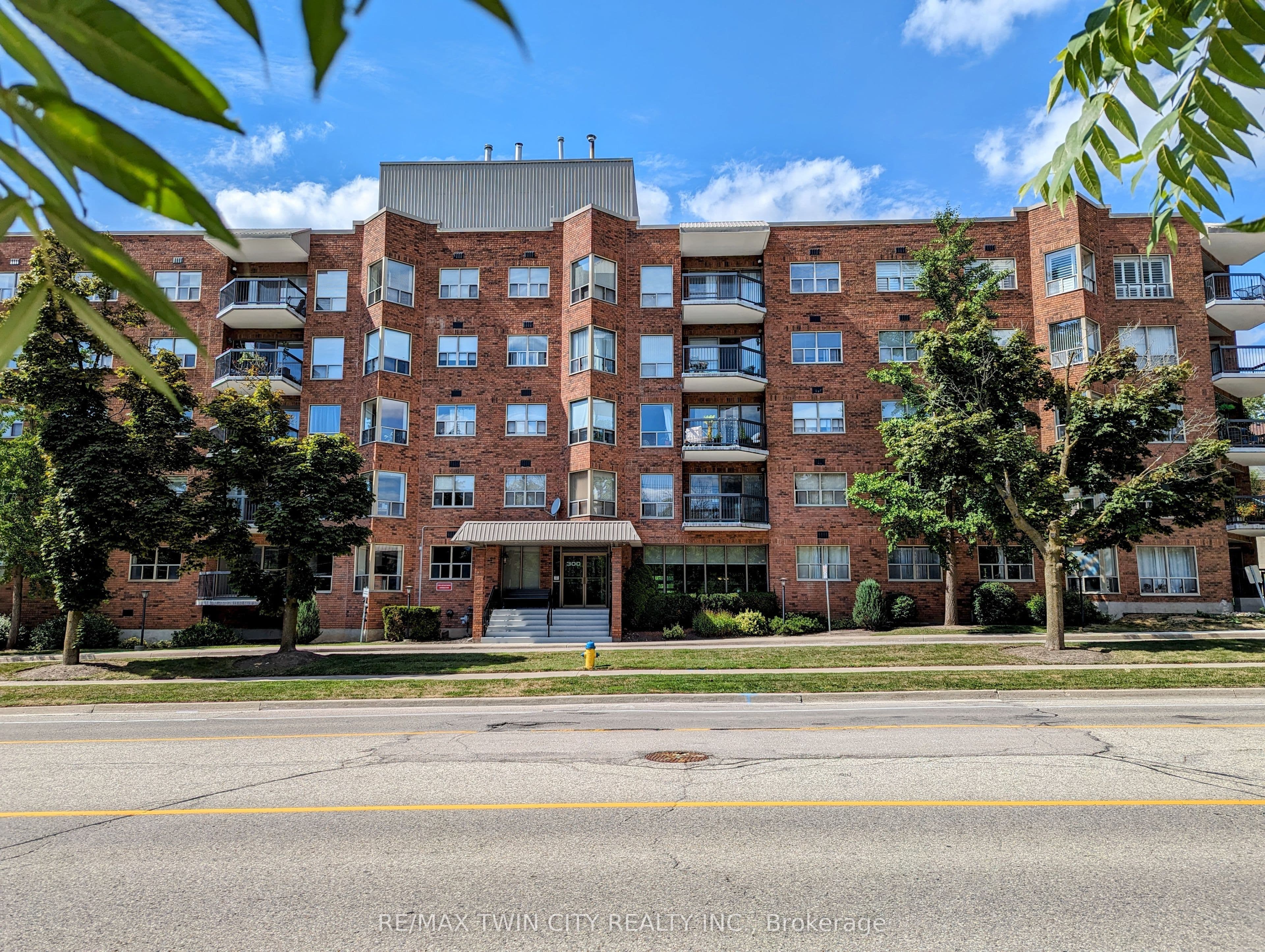 Unit 407 300 Keats Way photo 1