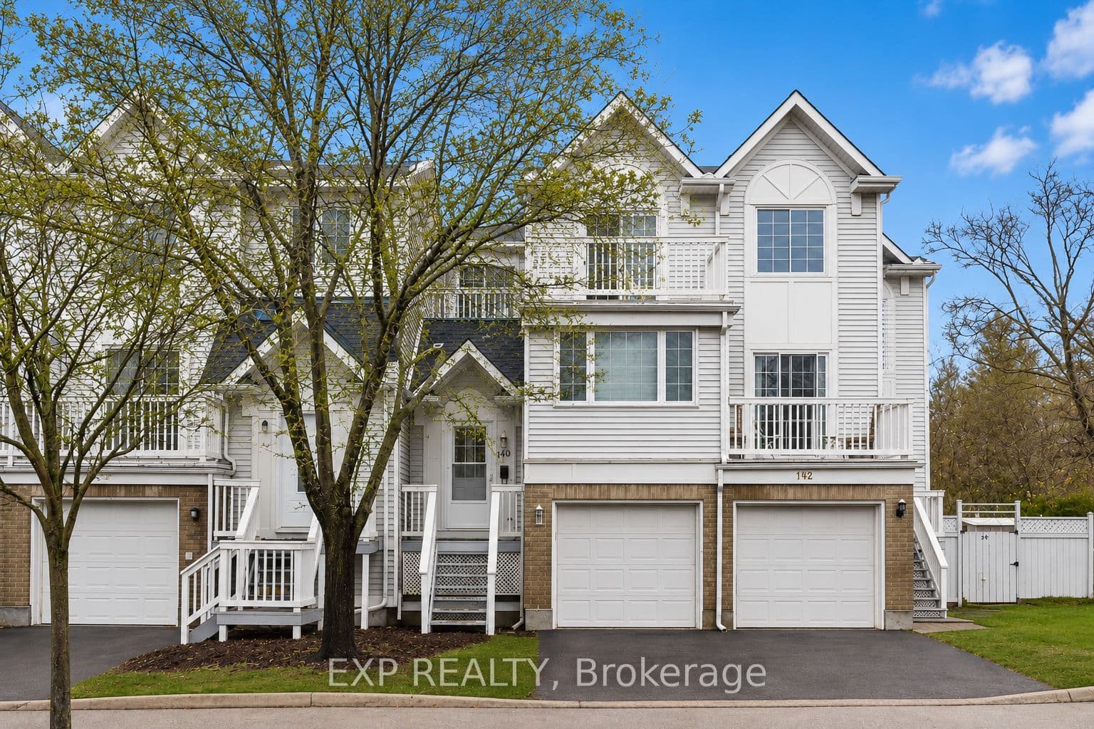 140 Castlegreen Private photo 1