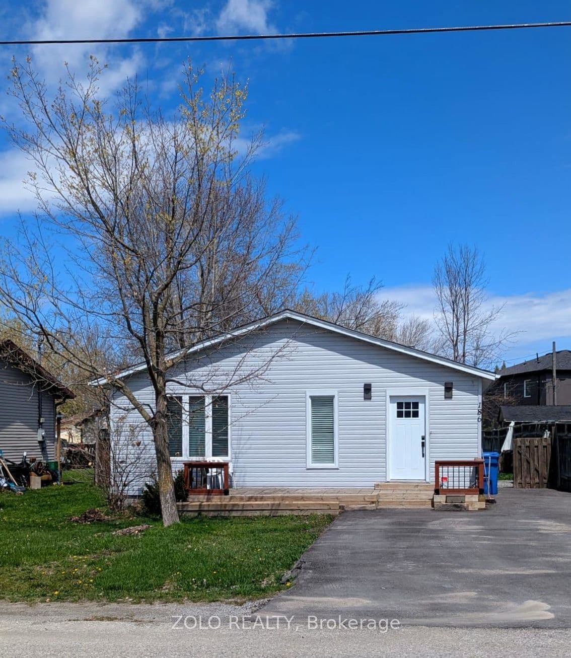 186 Beach Road photo 1