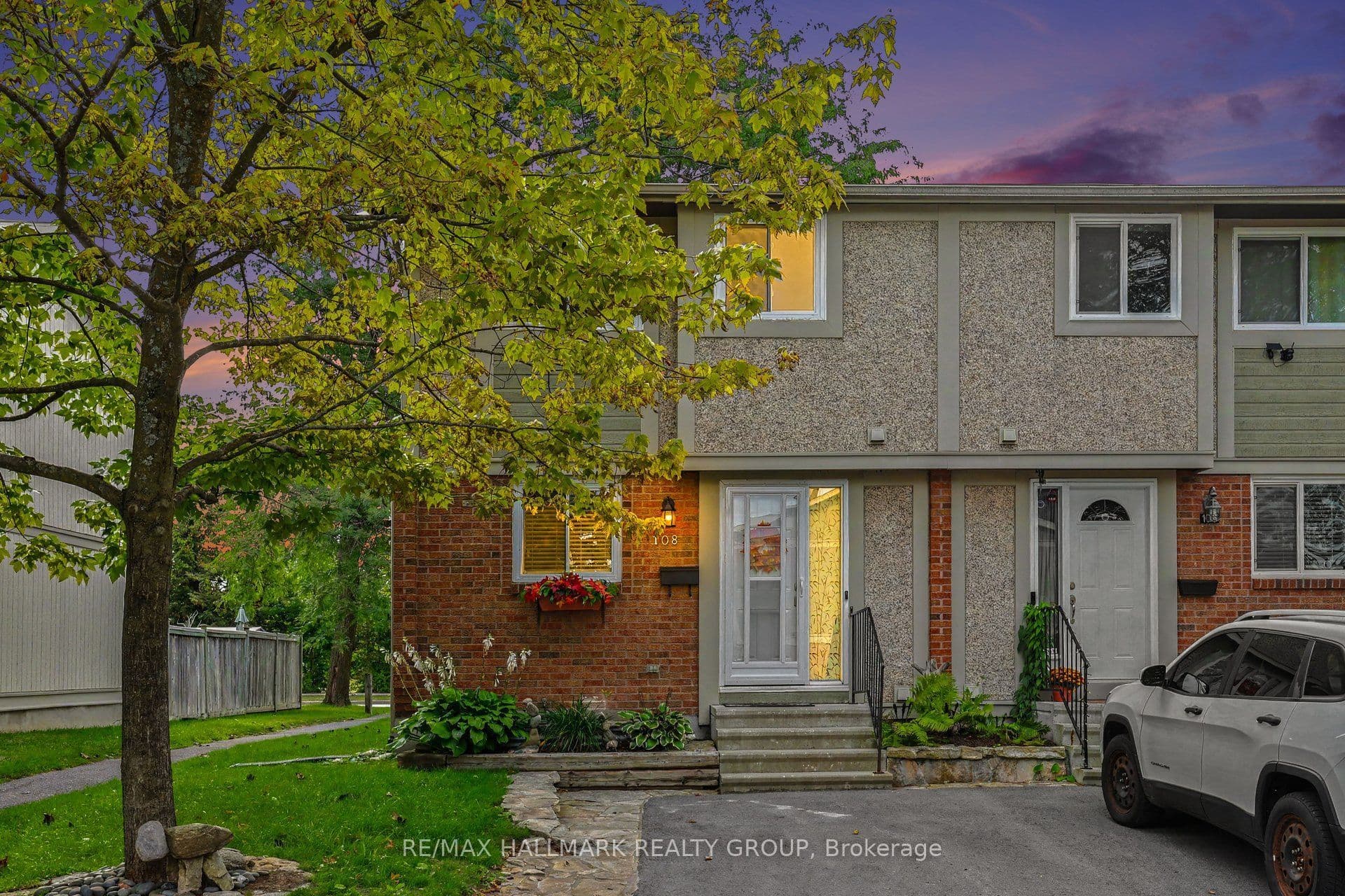 Unit 29 108 Barrow Crescent photo 1