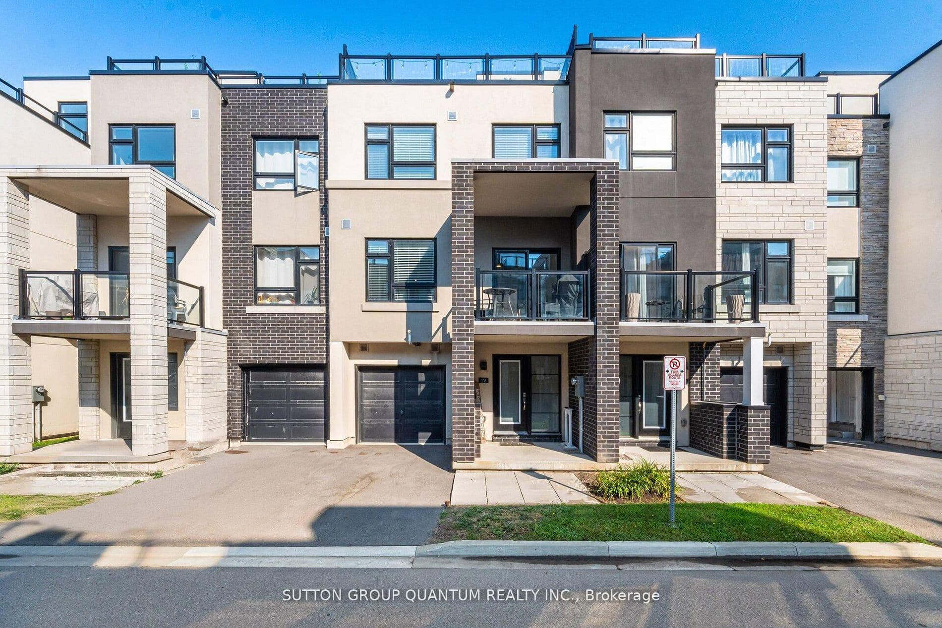 Unit 19 1121 Cooke Boulevard photo 1