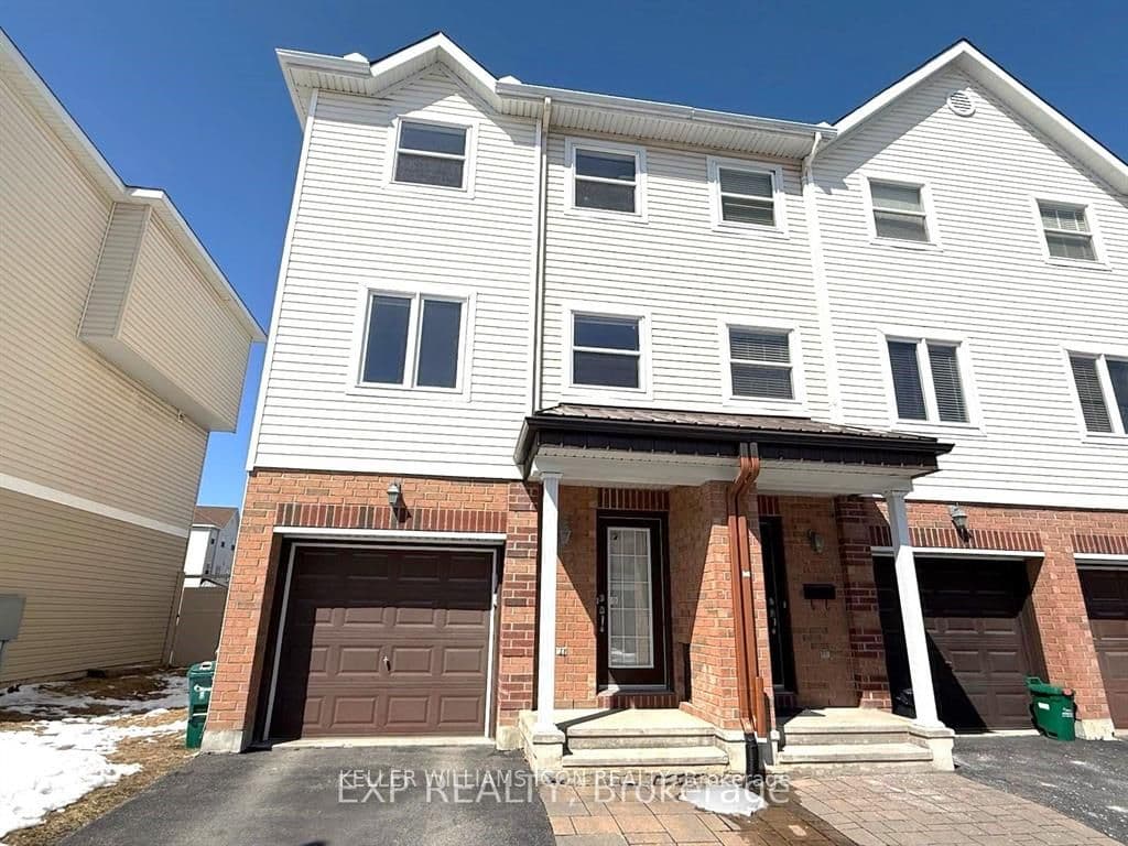 374 Moffat Pond Court photo 1