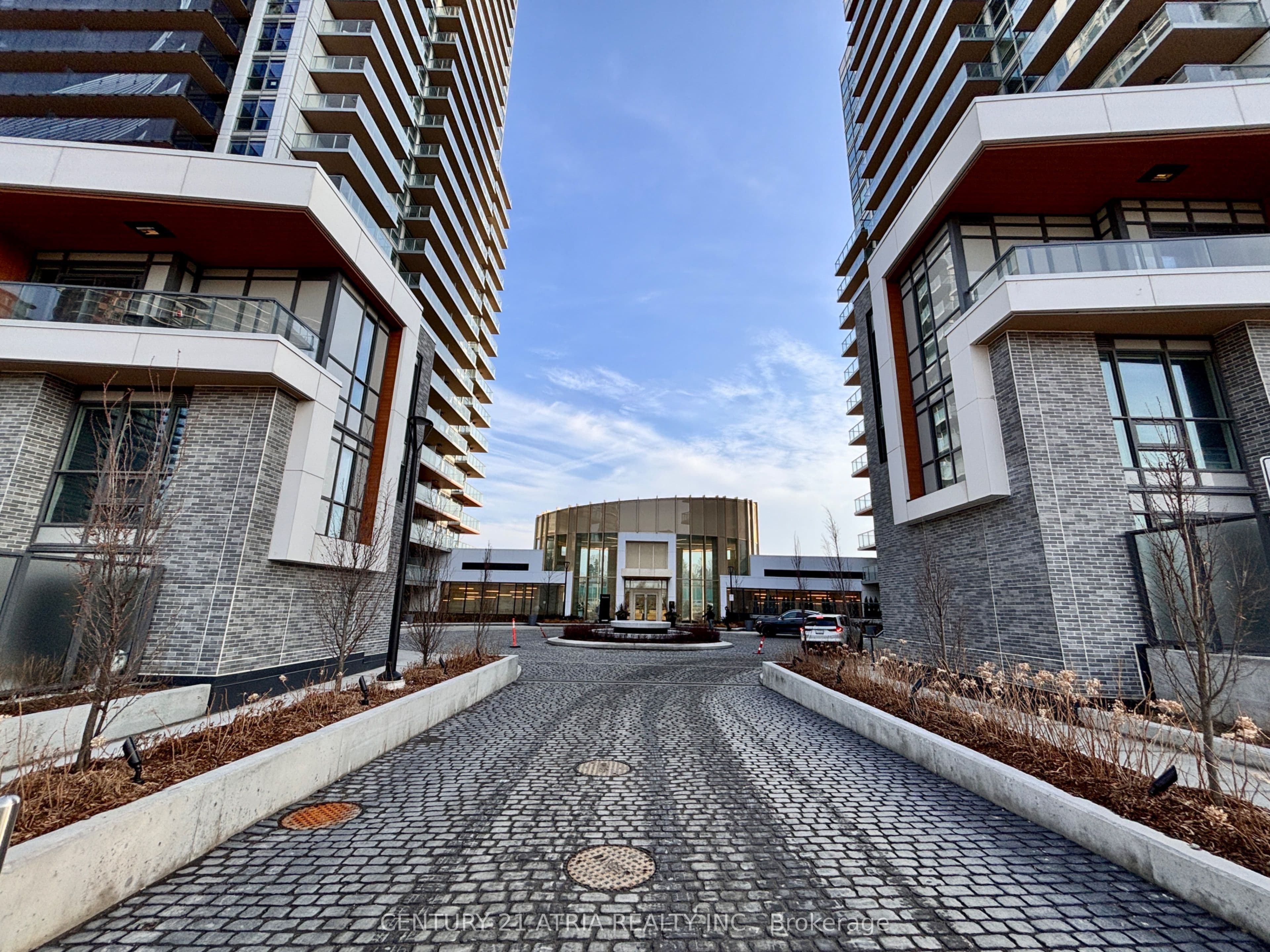 Unit 1211 27 Mcmahon Drive photo 1